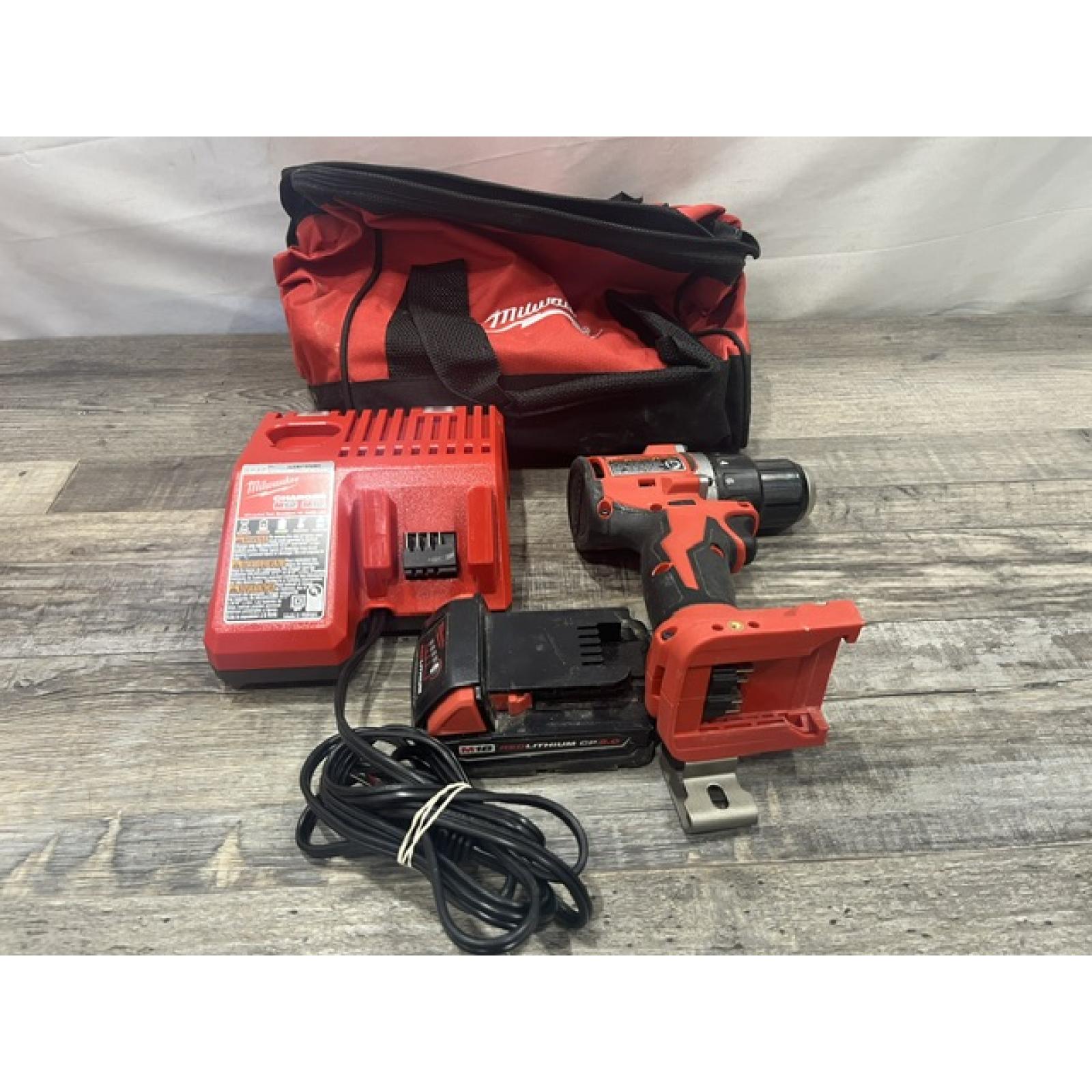 AS-IS Milwaukee 18V Lithium-Ion Brushless Cordless 1/2 in. Compact Drill/Driver with kit
