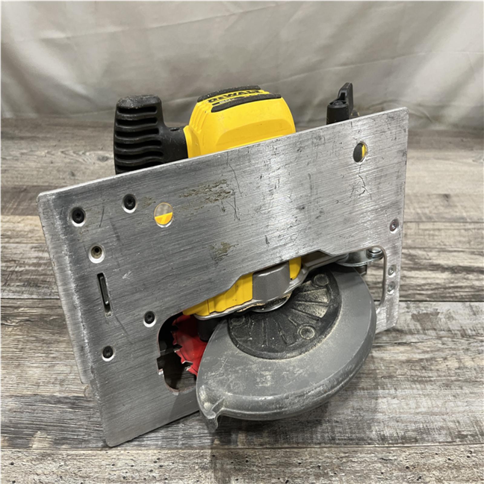 AS-IS DEWALT 20-Volt MAX 7-1/4 in. Cordless Circular Saw (Tool Only)