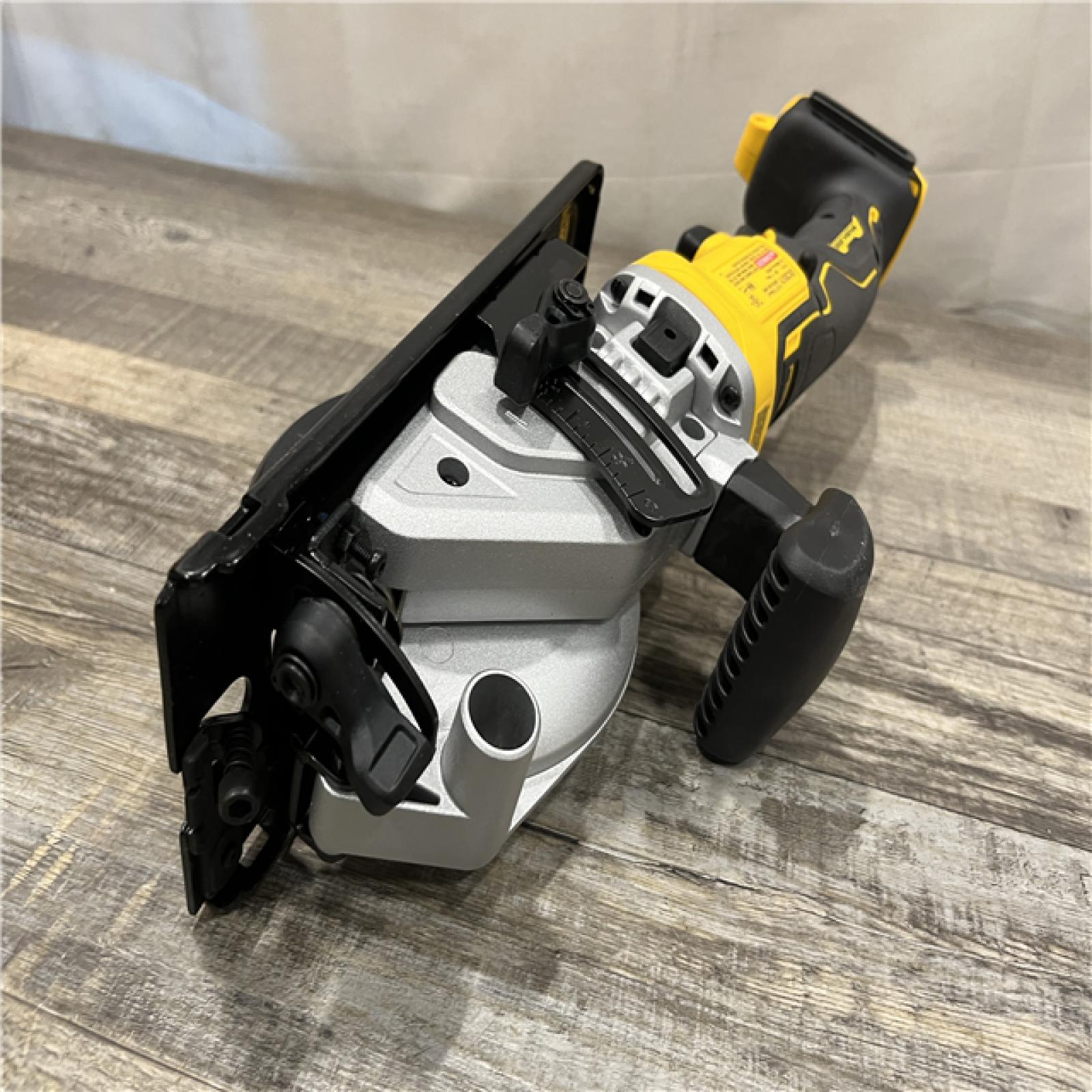 AS-IS DEWALT ATOMIC 20V MAX Cordless Brushless 4-1/2 in. Circular Saw (Tool Only)