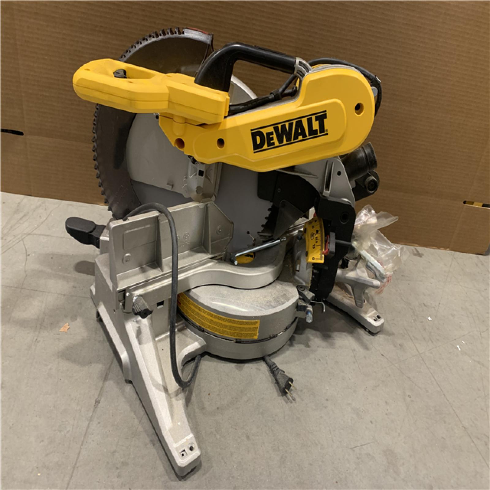 AS-IS - DeWalt 15 Amp Corded 12 in. Compound Double Bevel Miter Saw