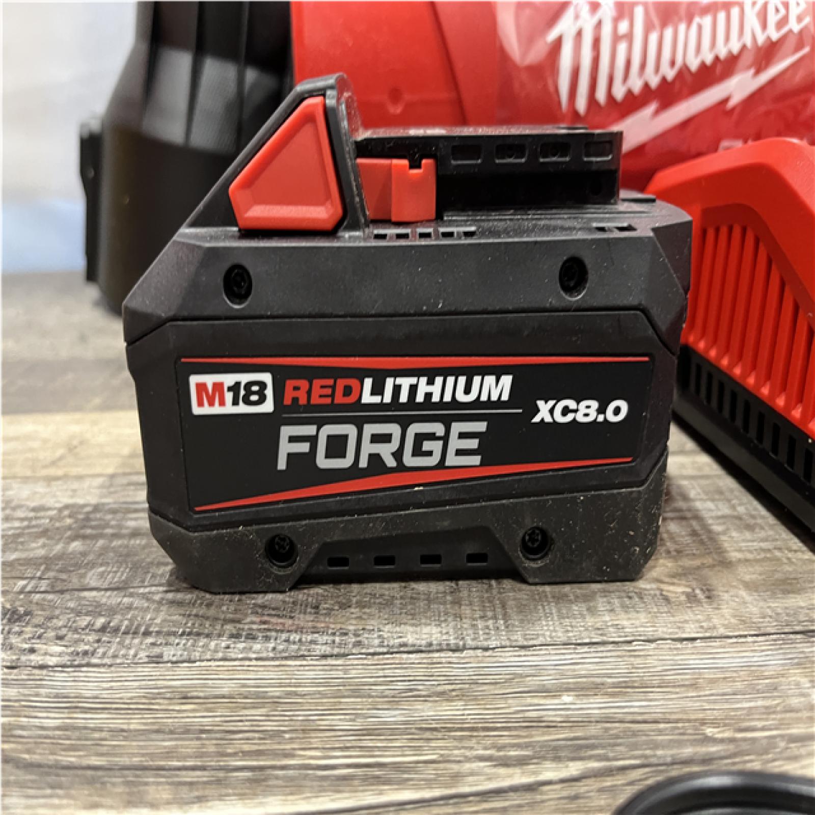 AS-IS Milwaukee FUEL 120 MPH 500 CFM 18V Brushless Cordless Battery Powered Leaf Blower Kit