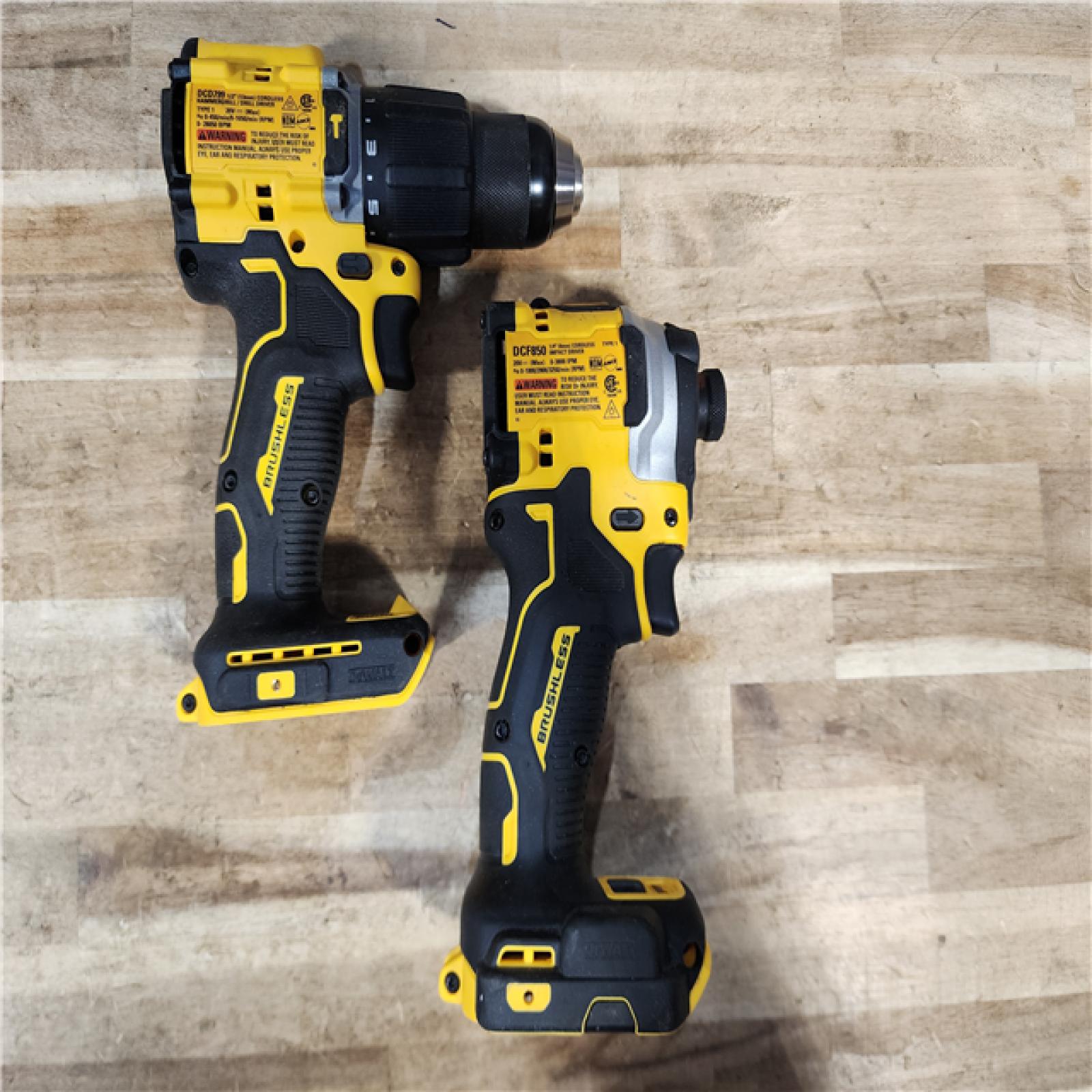 HOUSTON LOCATION - AS-IS DEWALT 2 TOOL COMBO KIT W/ (2) BATTERY & CHARGER
