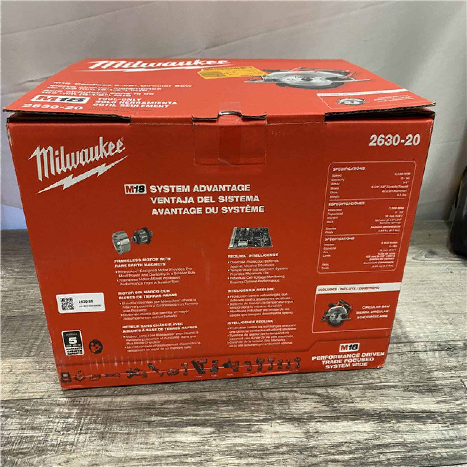 NEW - Milwaukee 18V Lithium-Ion Cordless 6-1/2 in. Circular Saw (Tool-Only)