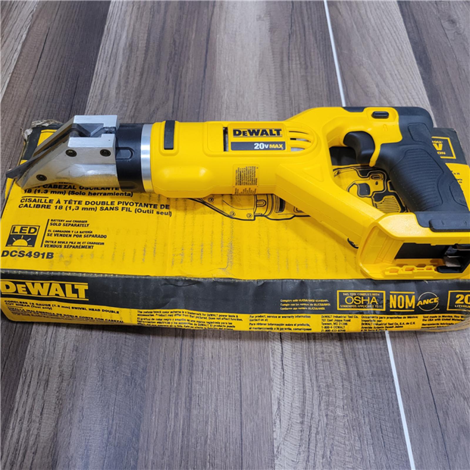 GOOD Dewalt 20V MAX 18 Gauge Swivel Head Shears Bare Tool Only