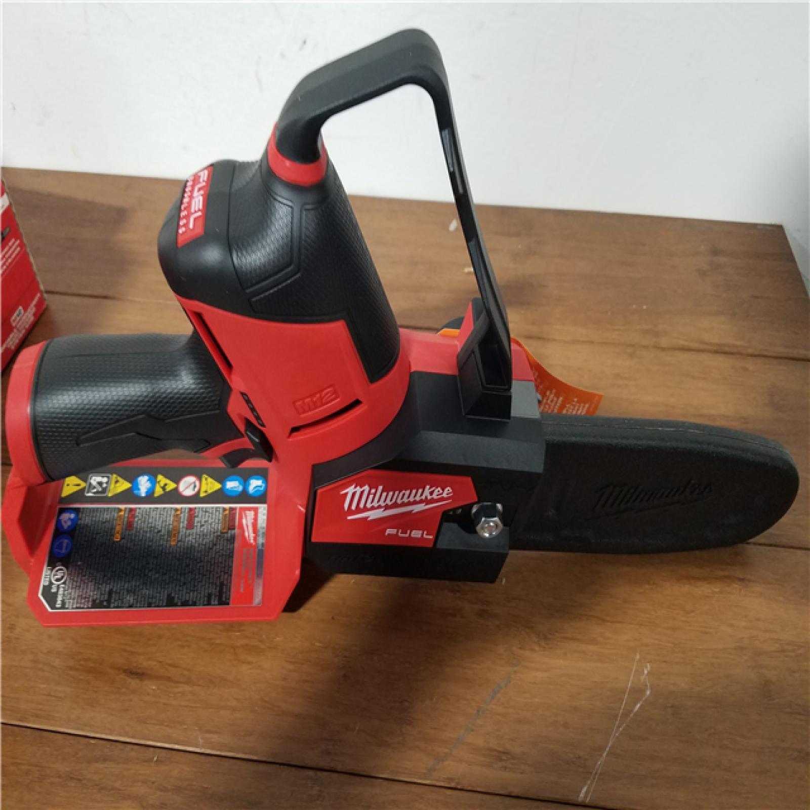 CALIFORNIA AS-IS MILWAUKEE M12 HATCHET 6PRUNING SAW (TOOL ONLY)