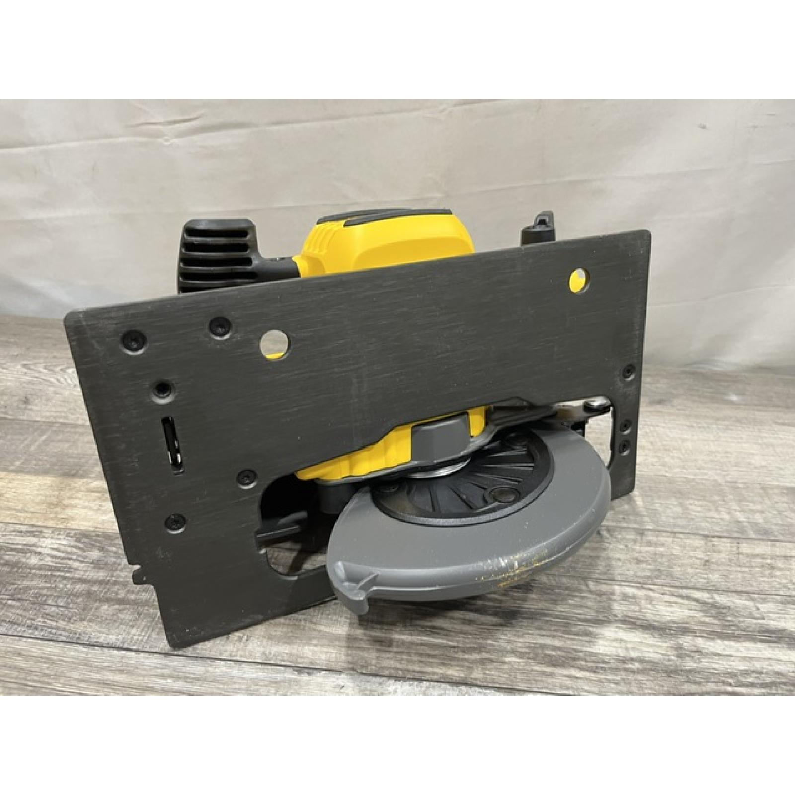 AS-IS DEWALT FLEXVOLT 60V MAX Cordless Brushless 7-1/4 in. Circular Saw with Brake (Tool Only)