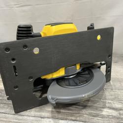 AS-IS DEWALT FLEXVOLT 60V MAX Cordless Brushless 7-1/4 in. Circular Saw with Brake (Tool Only)