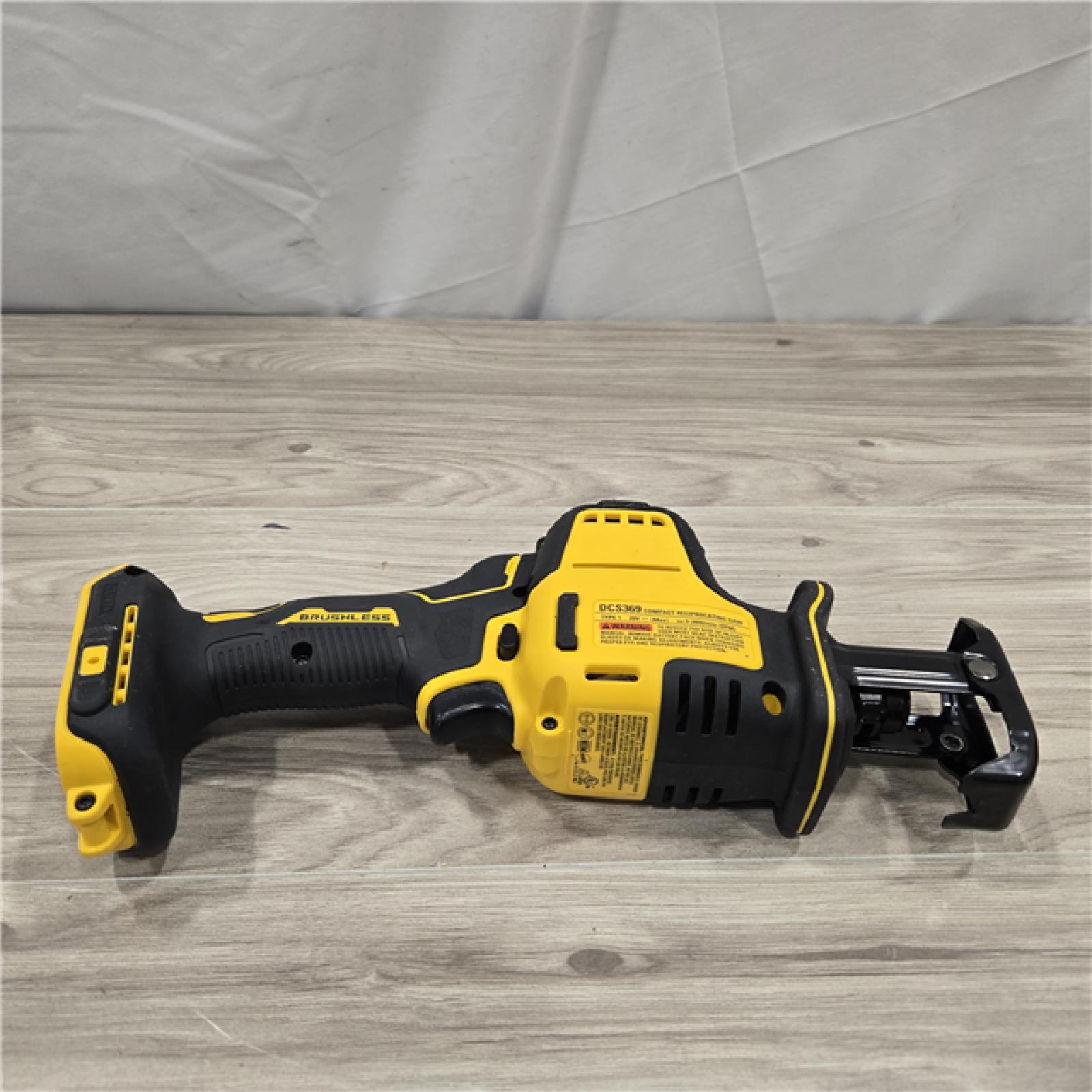 AS-IS Dewalt ATOMIC 20V MAX Cordless One-Handed Reciprocating Saw (Tool Only)