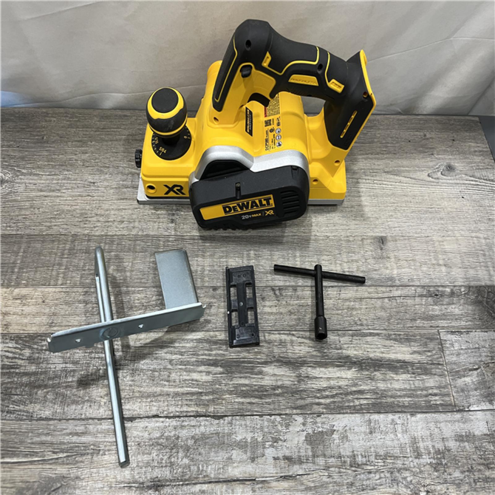 AS-IS DEWALT 20V MAX XR Cordless Brushless 3-1/4 in. Planer (Tool Only)
