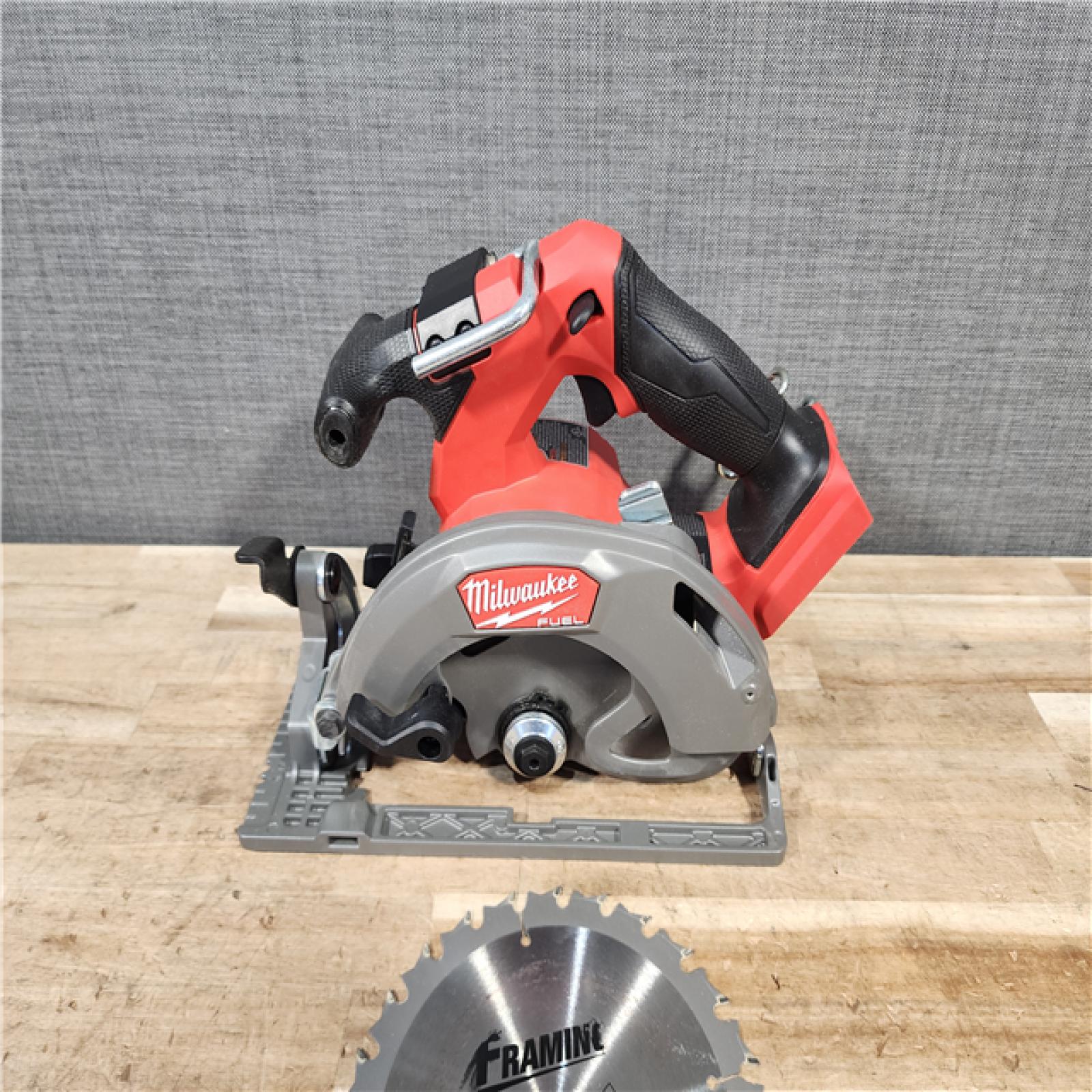 HOUSTON LOCATION - AS - IS Milwaukee FUEL 18V Lithium-Ion Brushless Cordless 6-1/2 in. Circular Saw (Tool-Only)