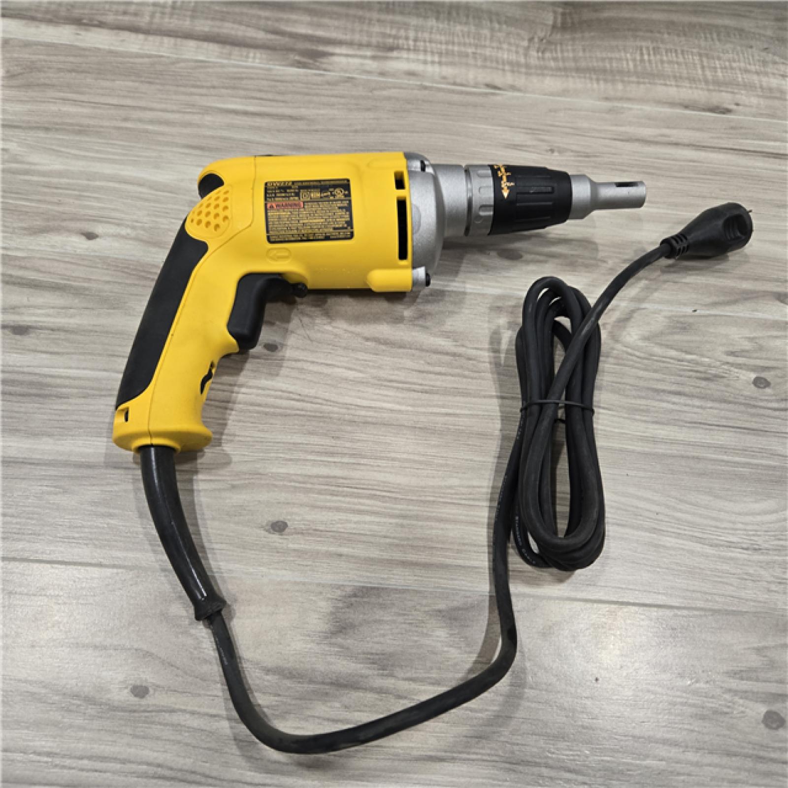 LIKE NEW!- Dewalt 4000 RPM Variable Speed Reversible Drywall Screw Gun