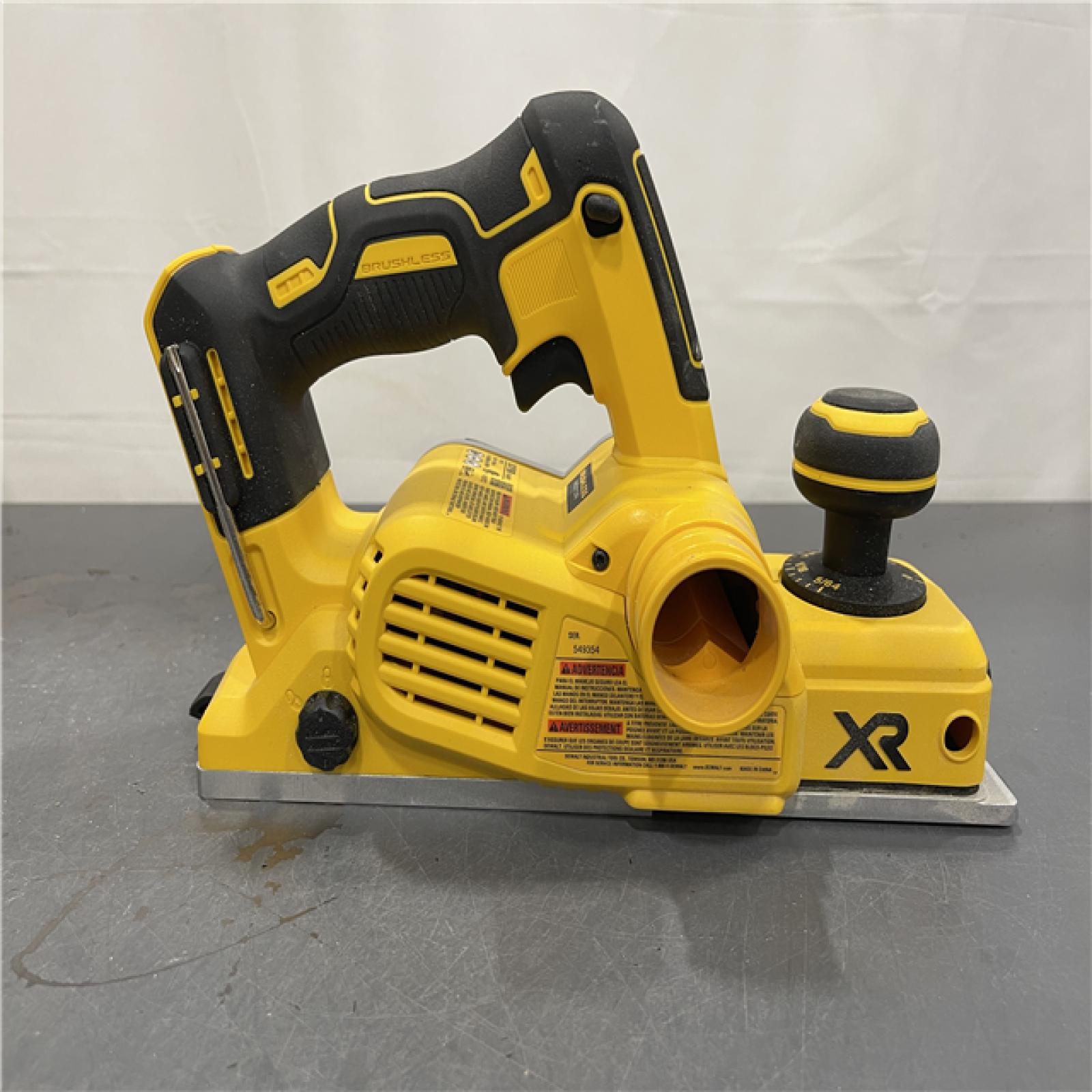 AS-IS - DEWALT 20V MAX XR Cordless Brushless 3-1/4 in. Planer