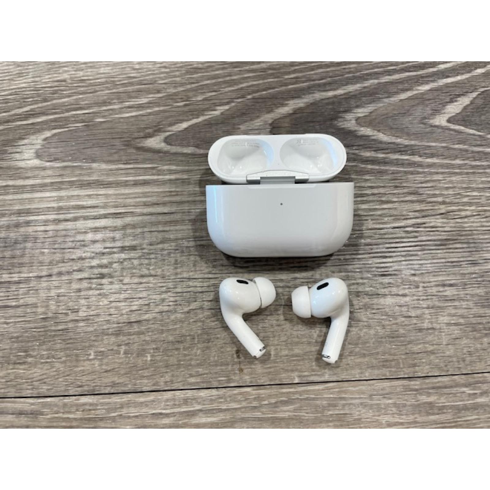 AS-IS Apple AirPods Pro 2 MagSafe Case