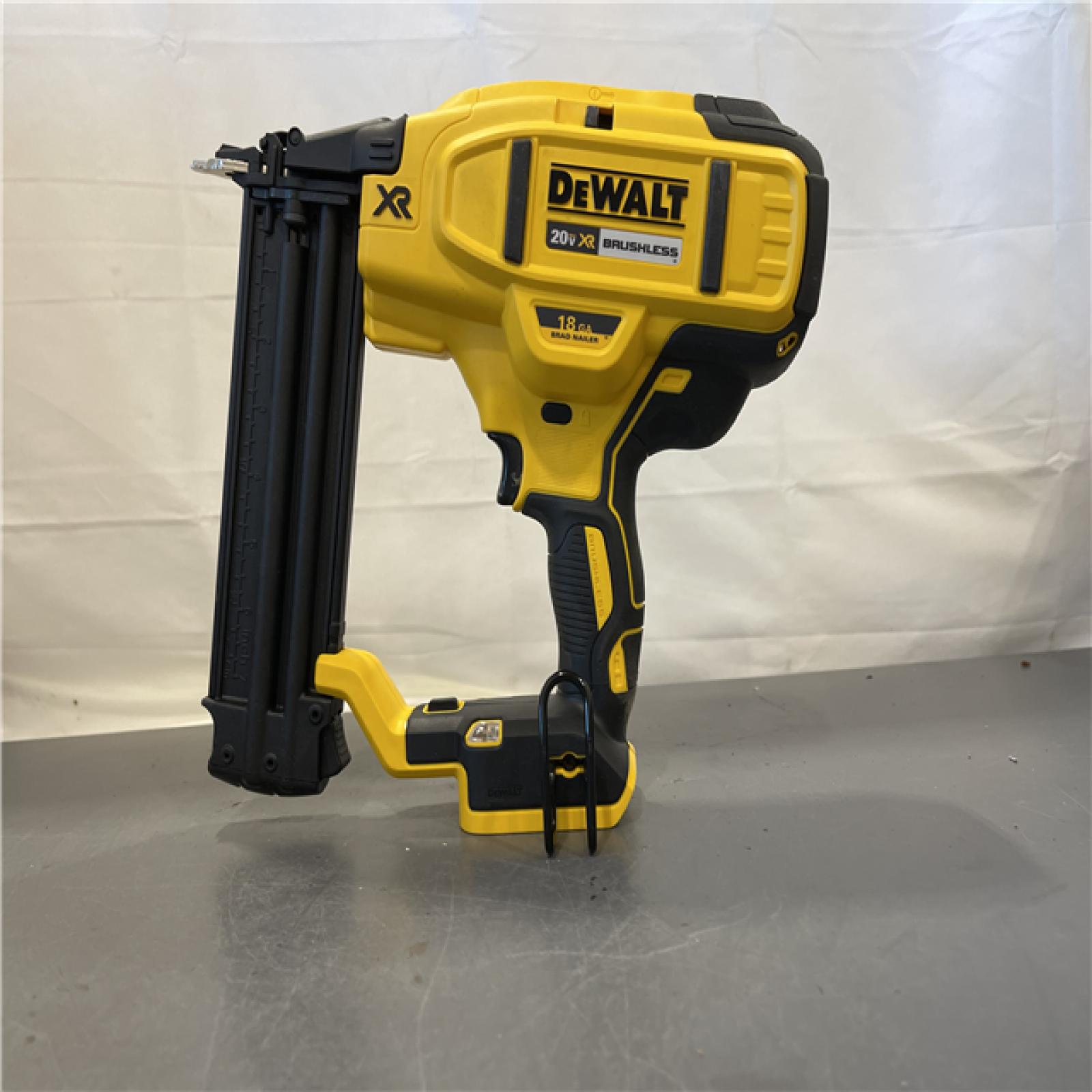 AS-IS - DeWalt 20V MAX XR Lithium-Ion Electric Cordless 18-Gauge Brad Nailer