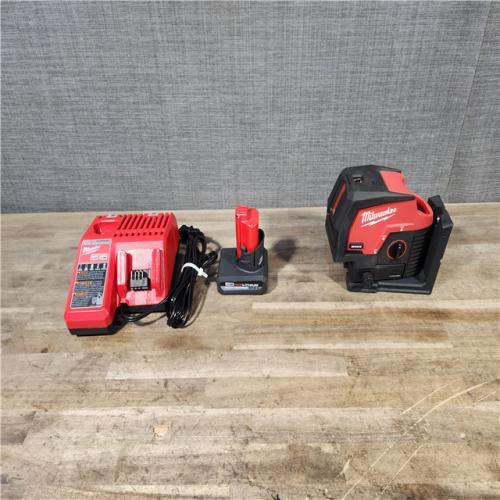 HOUSTON LOCATION - AS-IS Milwaukee Green 125 Ft. Cross Line and Plumb Points Laser Level Kit