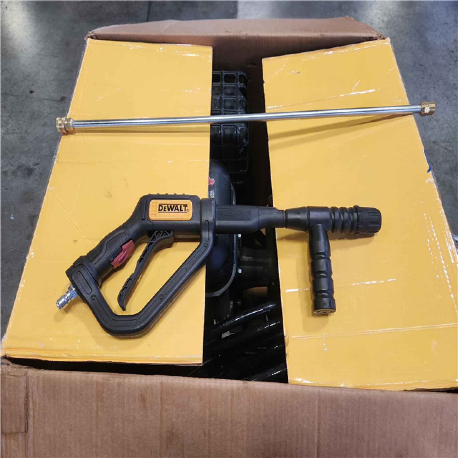Phoenix LIKE NEW DEWALT 4400 PSI 4.0 GPM Cold Water Gas Pressure Washer