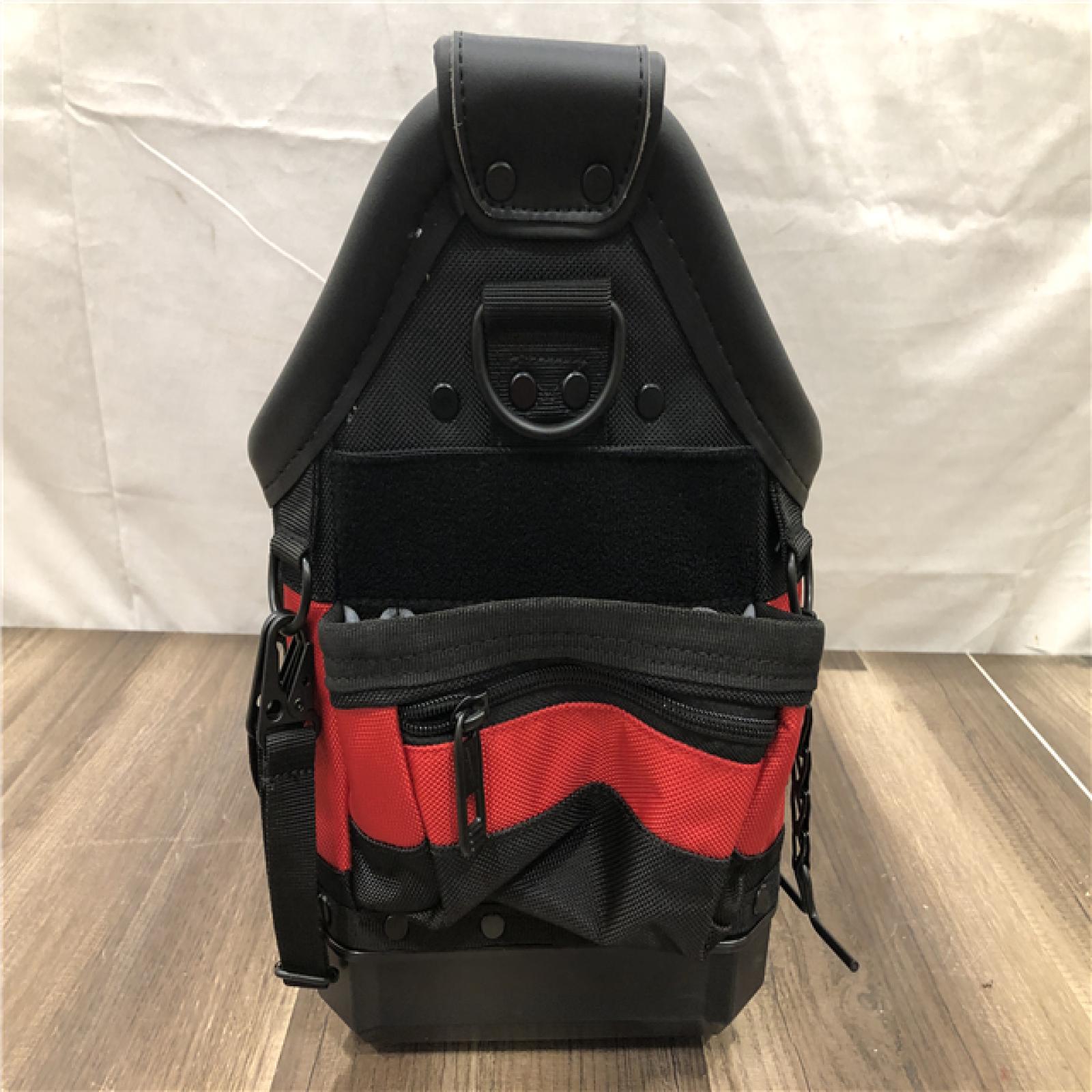 NEW-  Milwaukee PACKOUT 10 in. Structured Tote