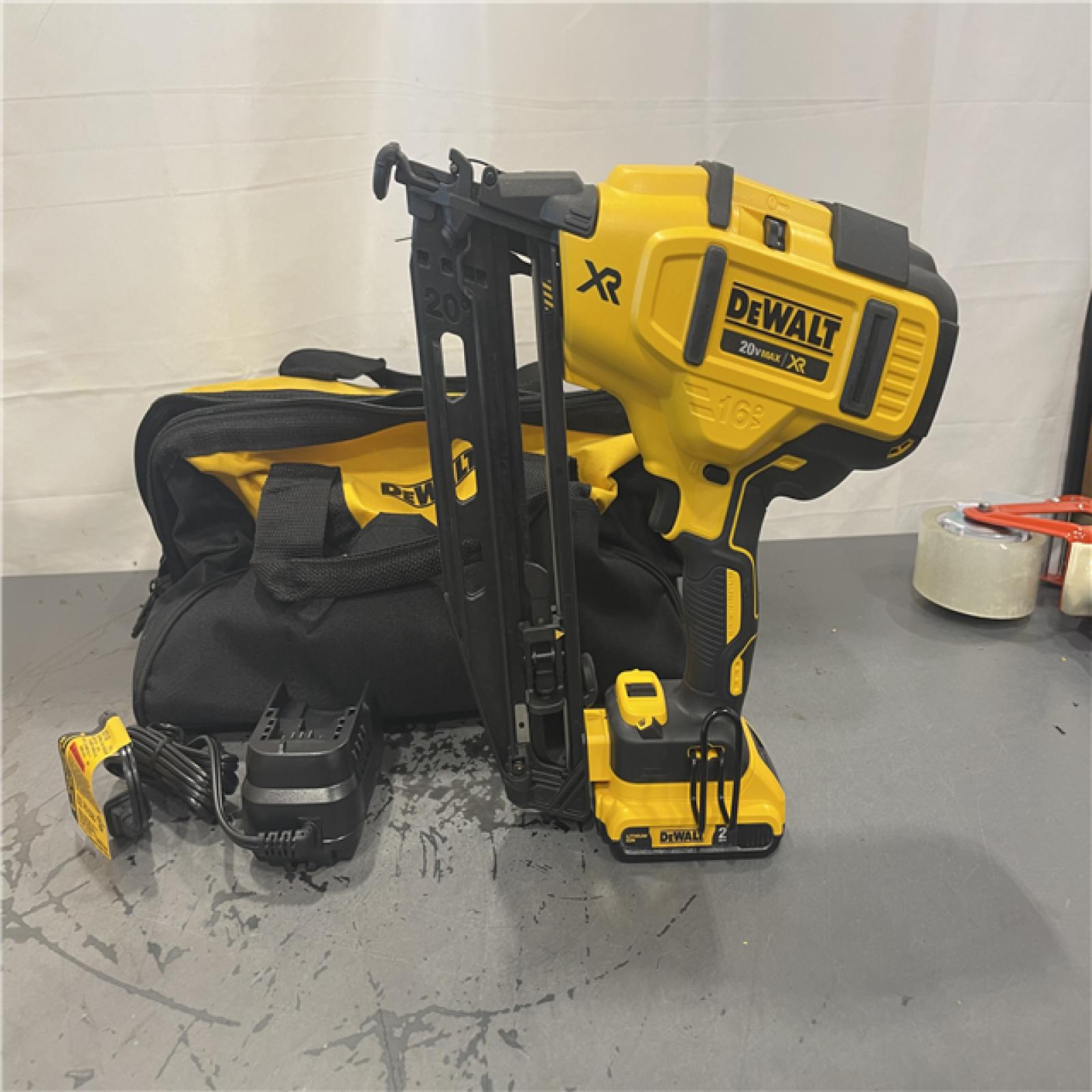 AS-IS- DeWalt 20V 16 Gauge Cordless Angled Finish Nailer Kit W/ 2Ah Battery