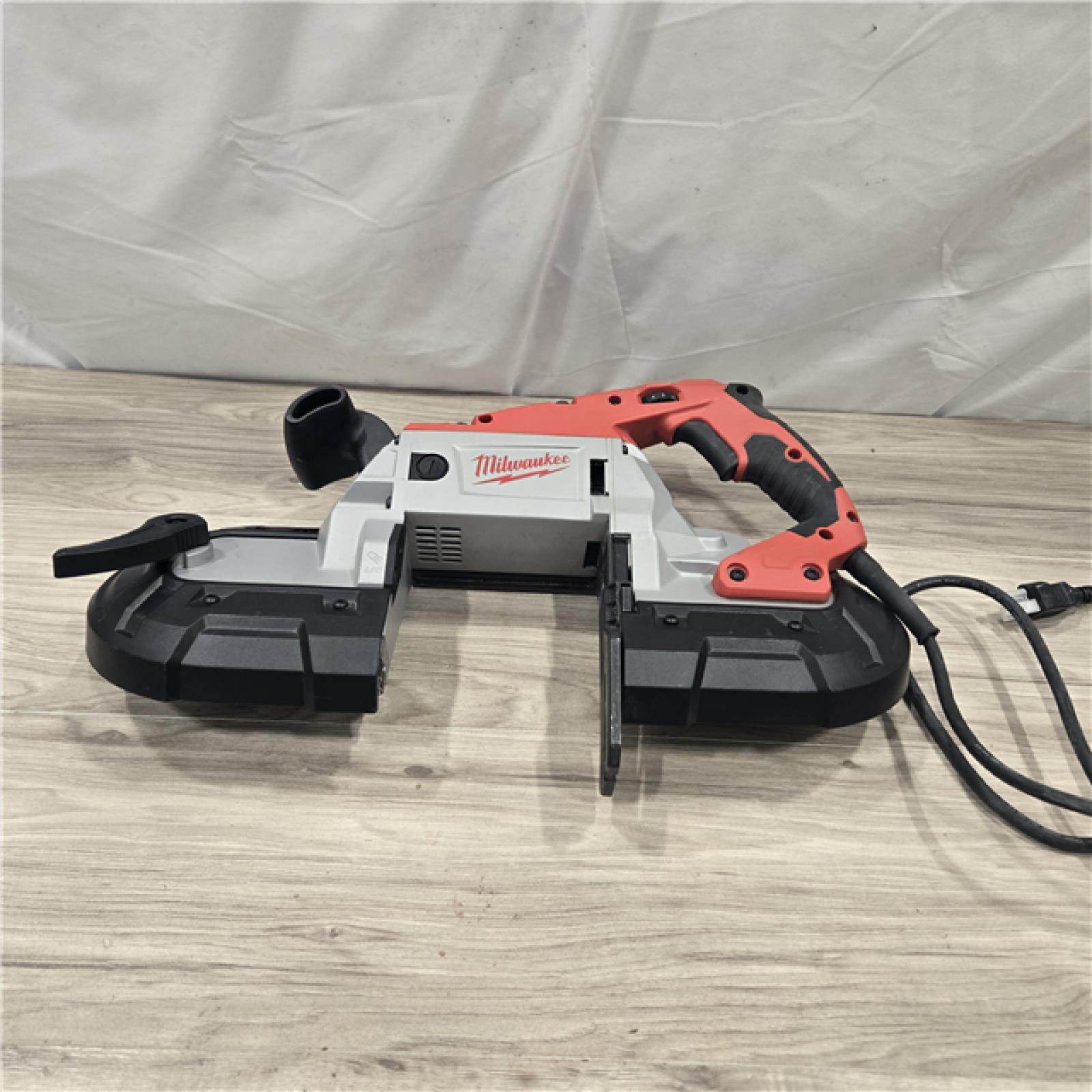 AS-IS Milwaukee 6232-21 - 120V 11.0A Corded Variable Speed Band Saw