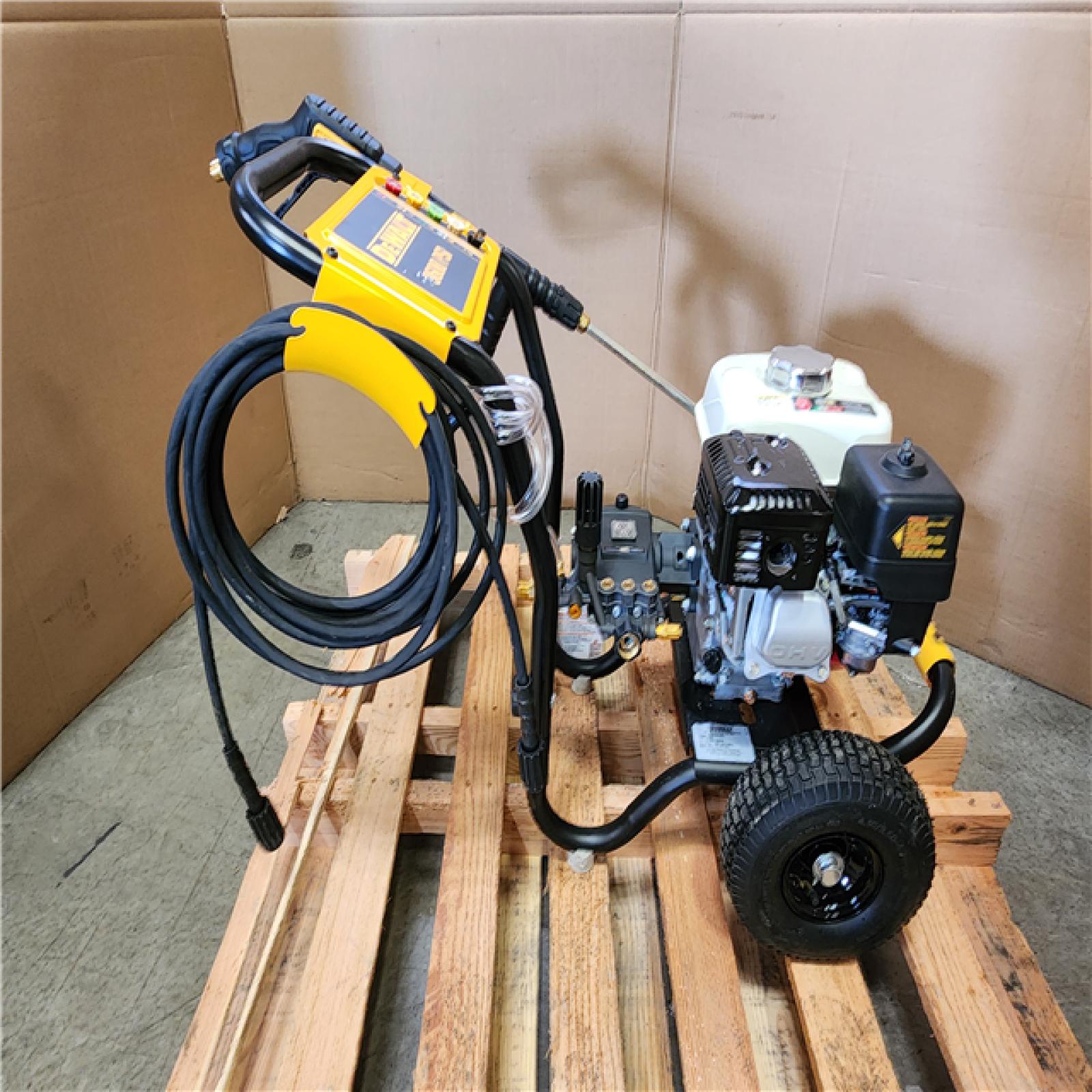 Phoenix DEWALT 3600 PSI 2.5 GPM Gas Pressure Washer with Honda GX200 Engine  Heavy-Duty Commercial Cold Water Power Cleaner