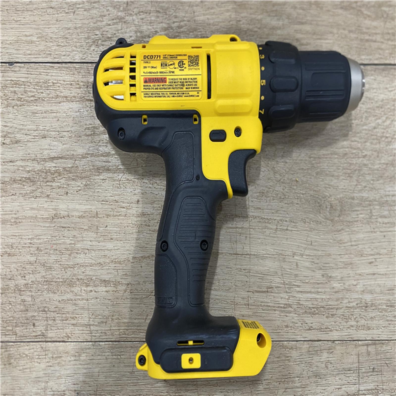 AS-IS DEWALT 20V MAX Cordless 1/2 in. Drill/Driver Kit