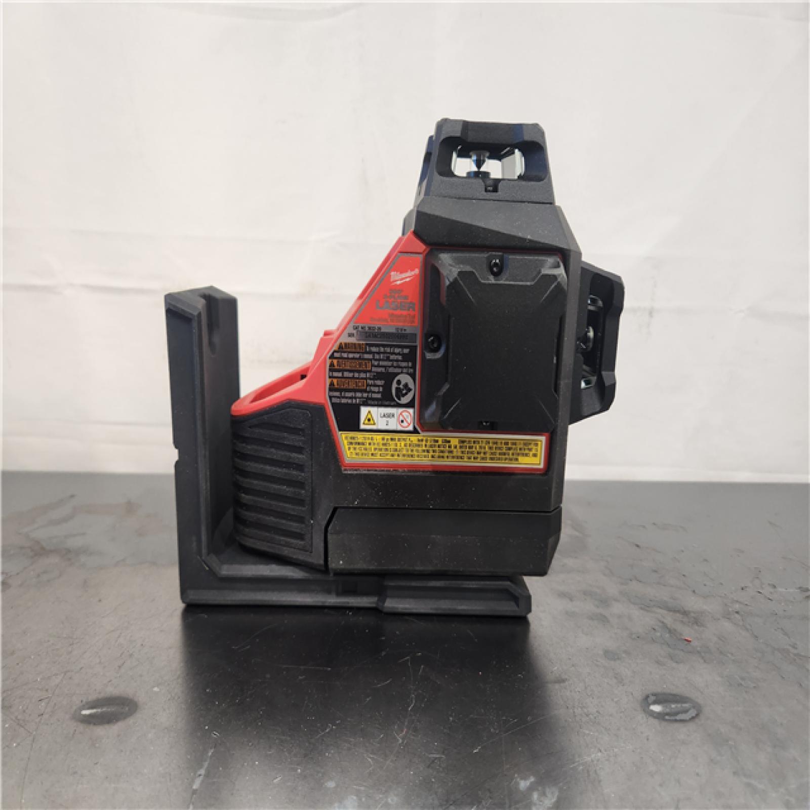 AS-IS- Milwaukee- M12 Green Beam Laser 360° 3-Plane Kit