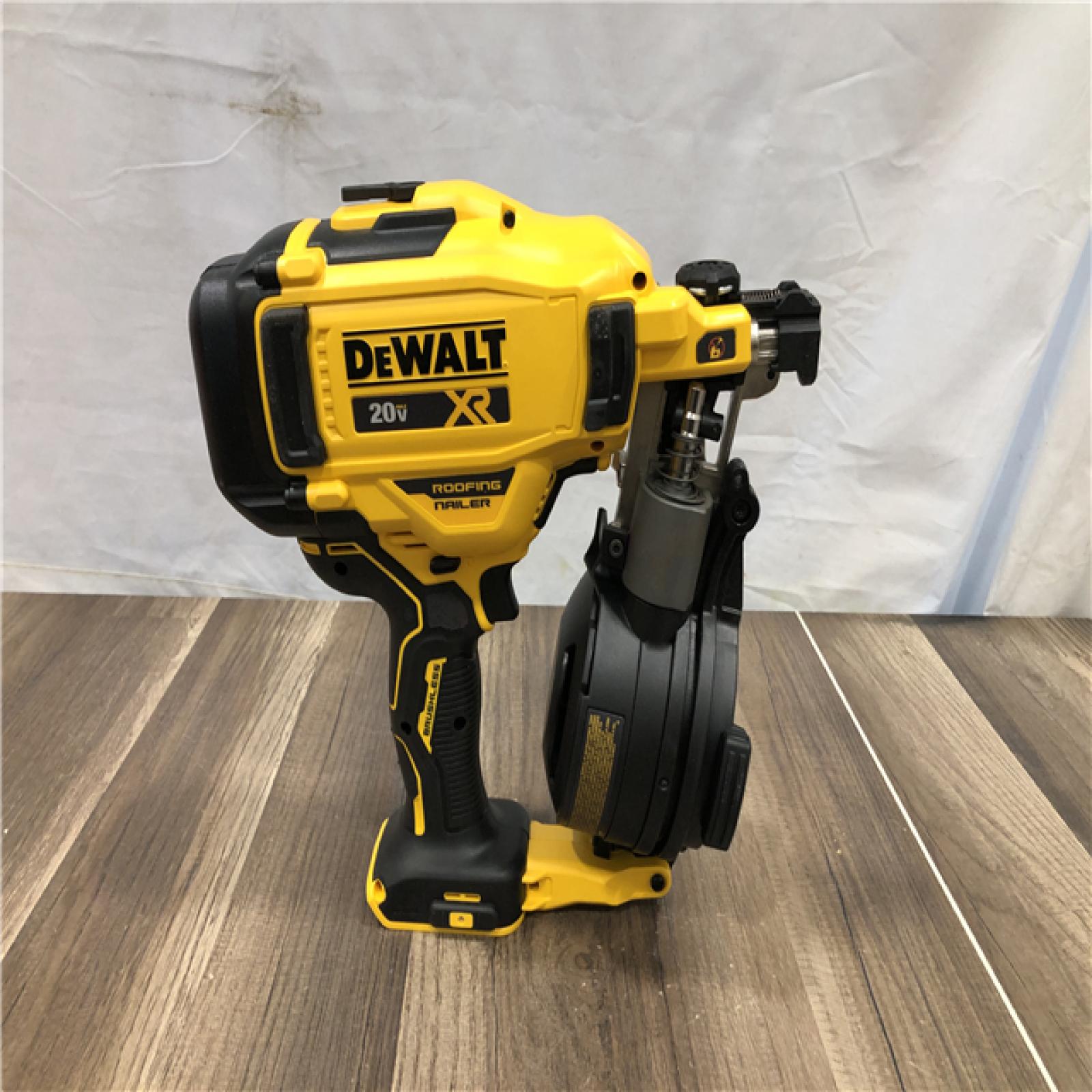 AS-IS DEWALT 20V MAX Lithium-Ion 15-Degree Electric Cordless Roofing Nailer Kit