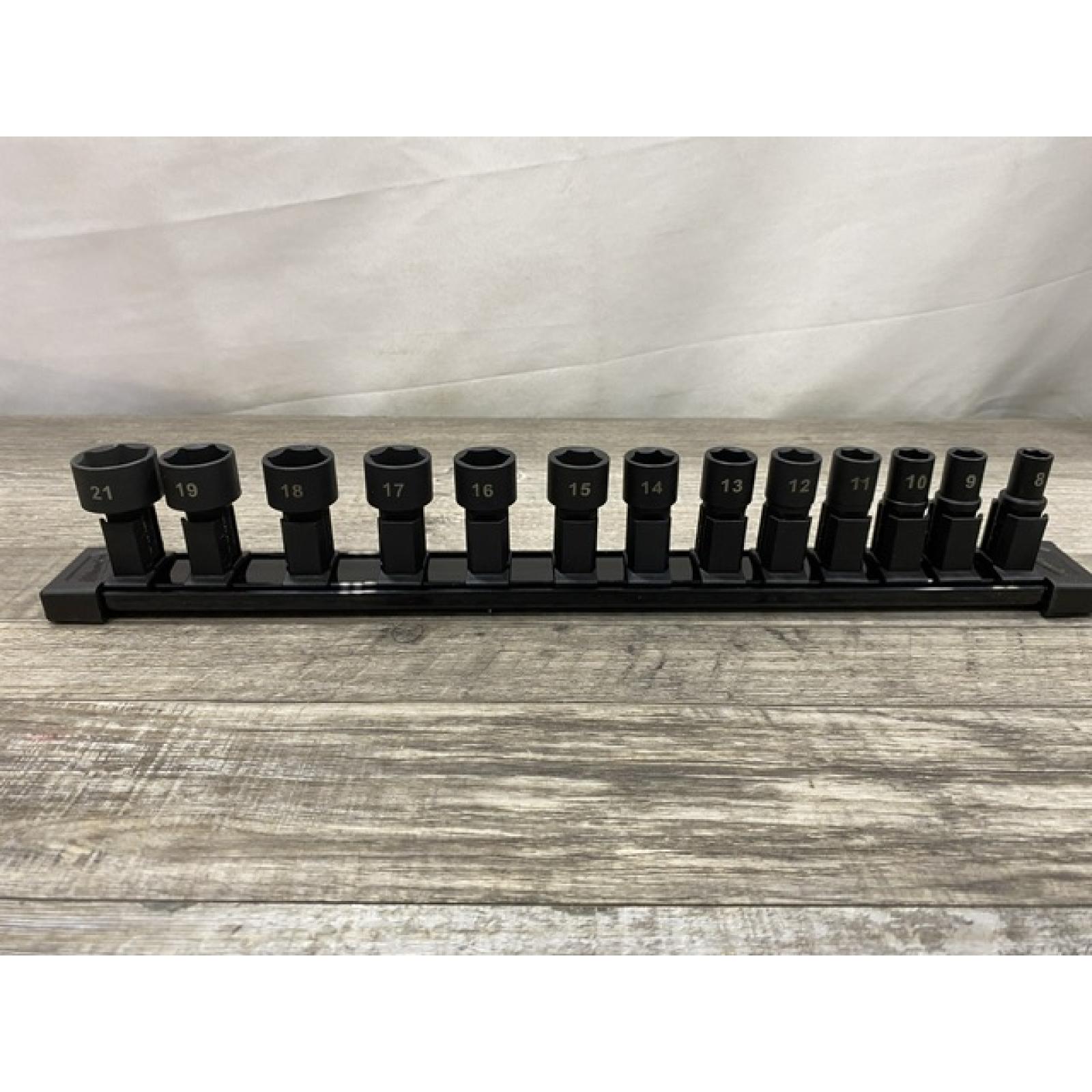 AS-IS Milwaukee  FUEL INSIDER 12V Lithium-Ion Brushless Cordless 1/4 in. - 3/8 in. Extended Reach Box Ratchet (Tool-Only)