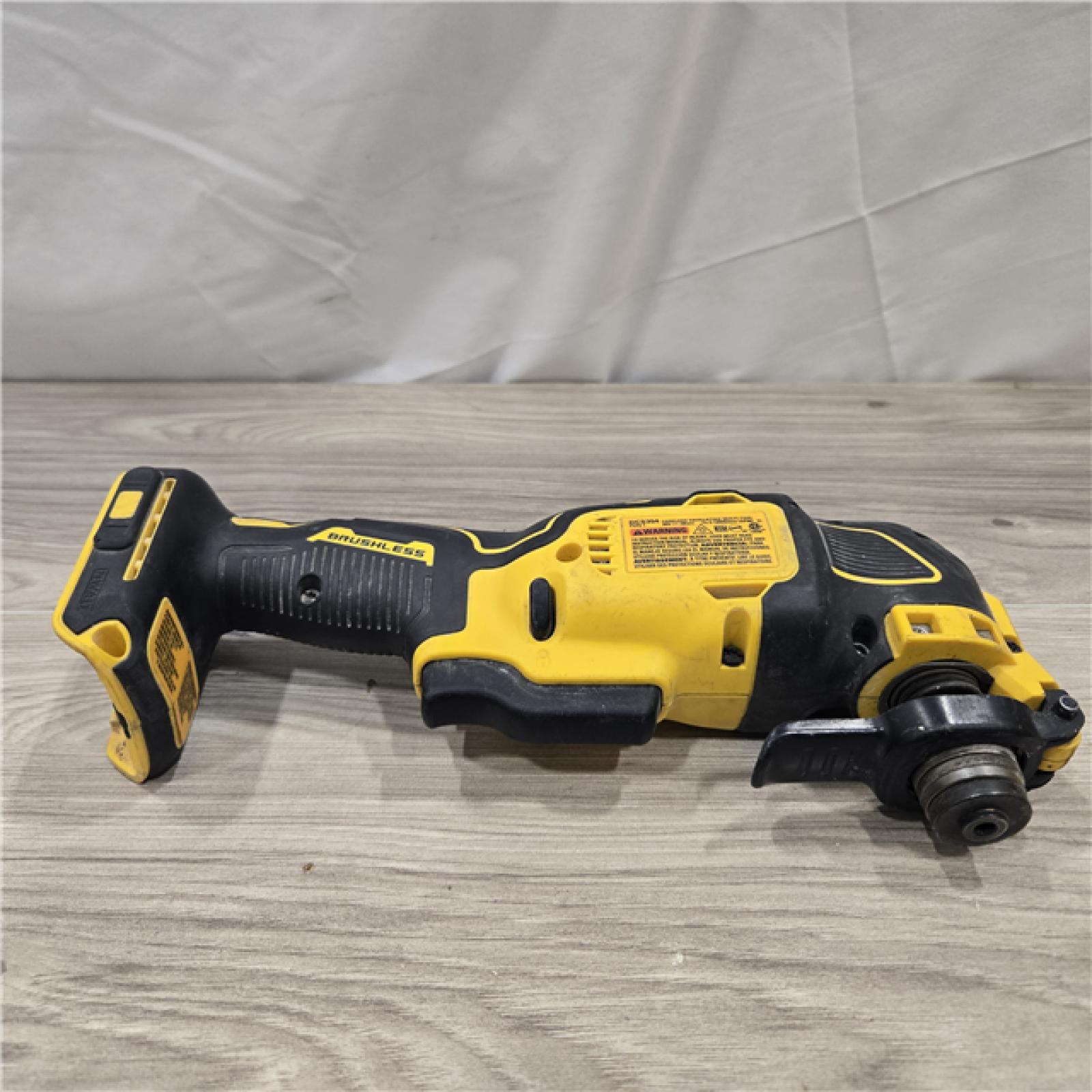 AS-IS DEWALT ATOMIC 20V MAX Cordless Oscillating Multi Tool (Tool Only)