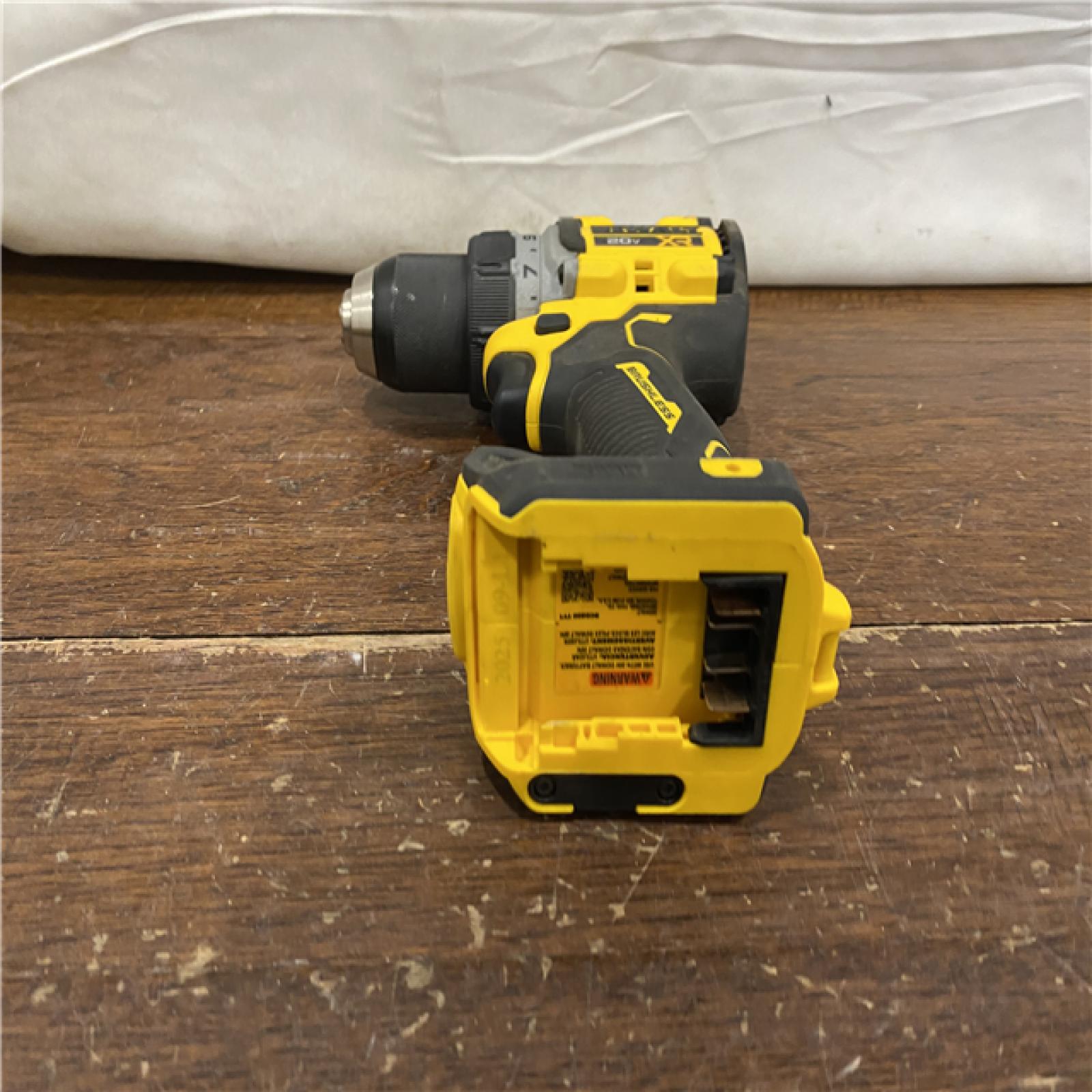 AS-IS DEWALT 20V MAX XR Brushless Cordless 1/2 Drill/Driver Kit