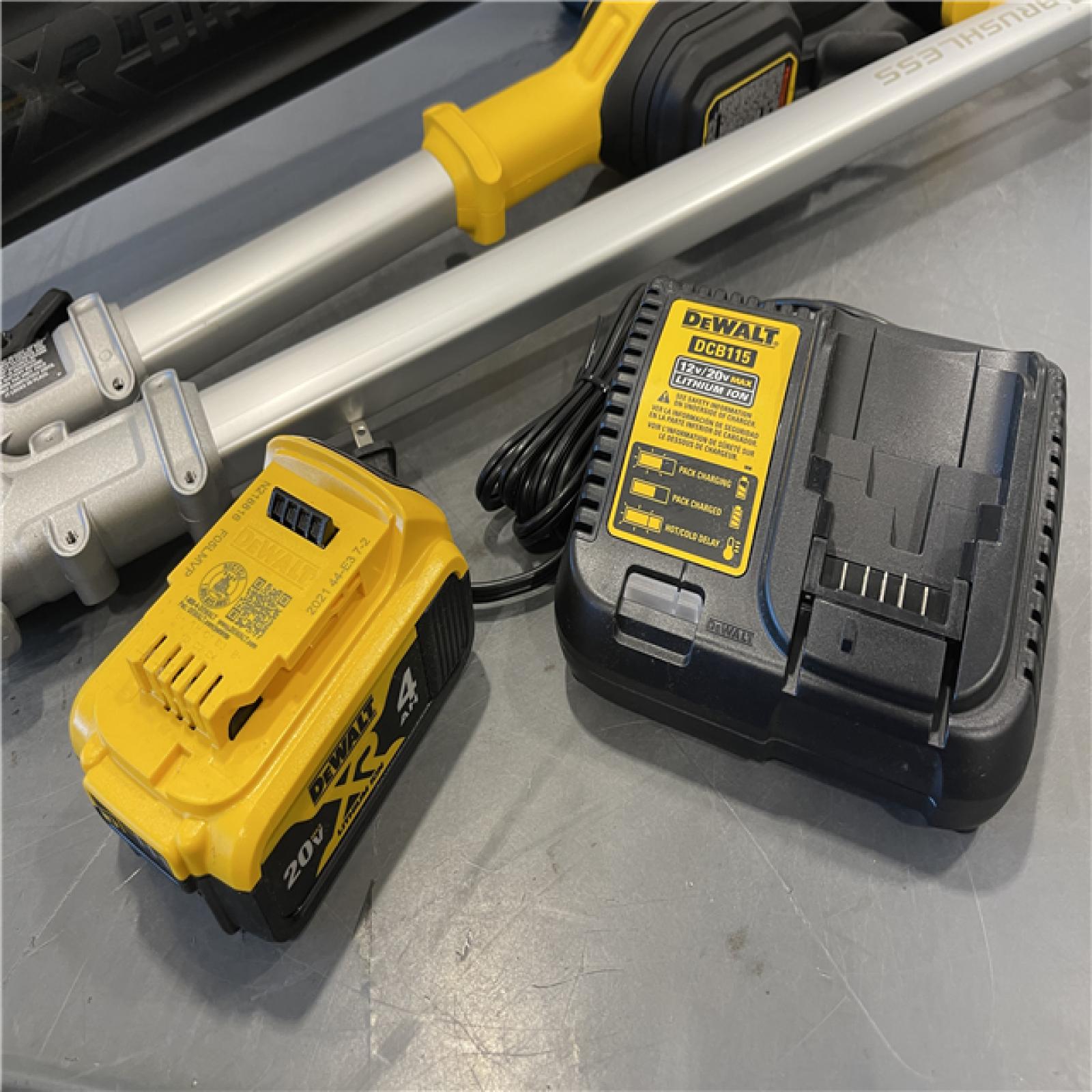 AS-IS - DEWALT 20V MAX Cordless Battery Powered String Trimmer & Blower Combo Kit