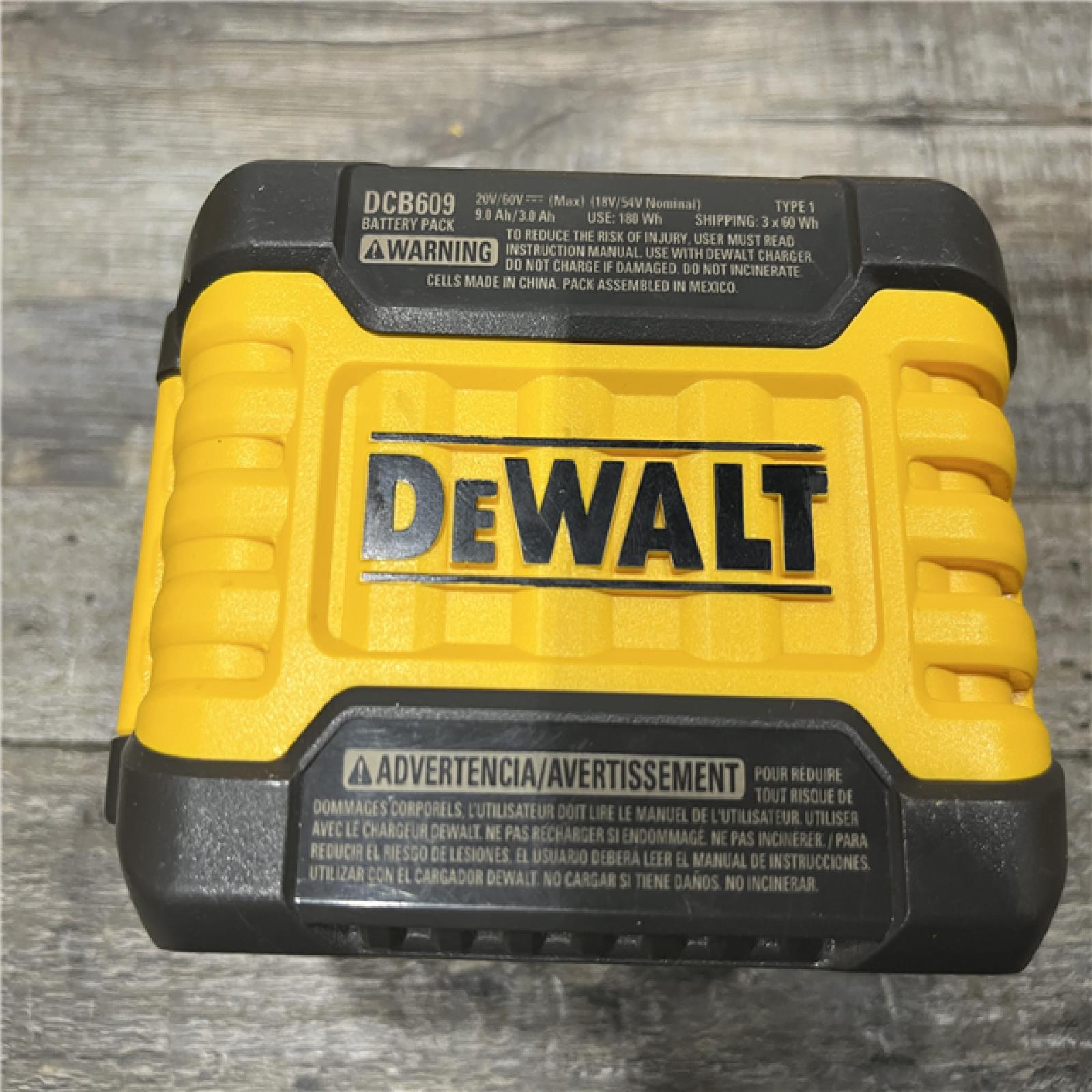 AS-IS DEWALT 20V/60V MAX FLEXVOLT Lithium-Ion 9.0Ah Battery and Charger Starter Kit