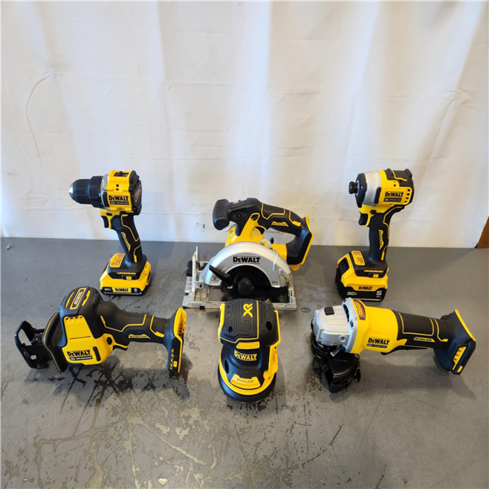 AS-IS- Dewalt 20-Volt MAX ToughSystem Lithium-Ion 6-Tool Cordless Combo Kit