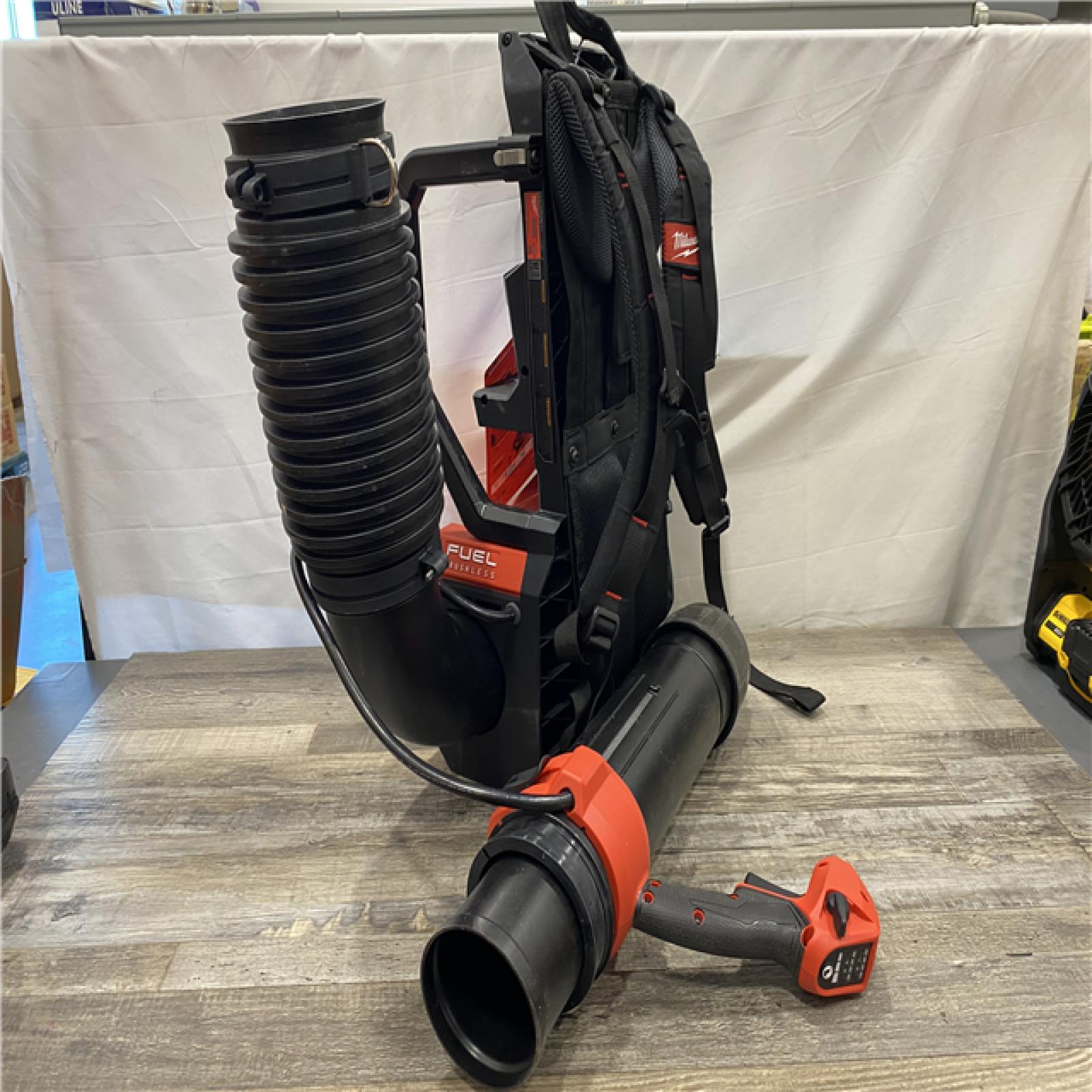 AS-IS Milwaukee FUEL 155 MPH 650 CFM 18V Brushless Cordless Dual Battery Backpack Blower Kit