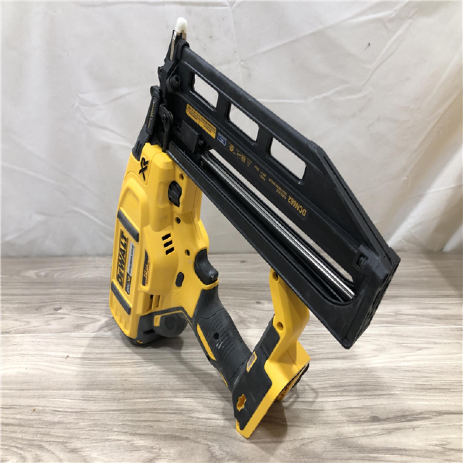 AS-IS DEWALT 20V MAX XR 16-Gauge Lithium-Ion Cordless Finish Nailer (Tool Only)