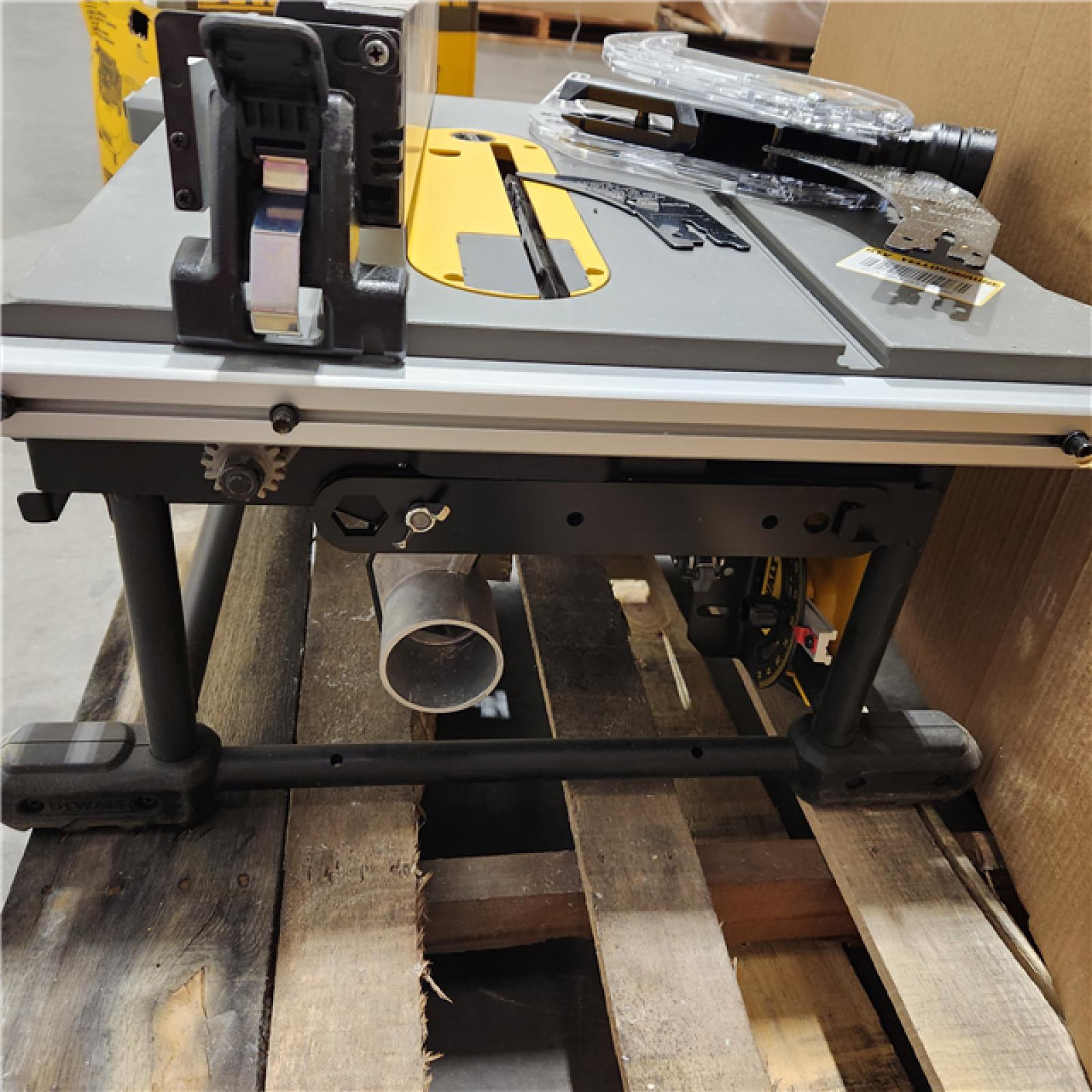 As-Is- DEWALT 15 Amp Corded 8-1/4 in. Compact Portable Jobsite Tablesaw