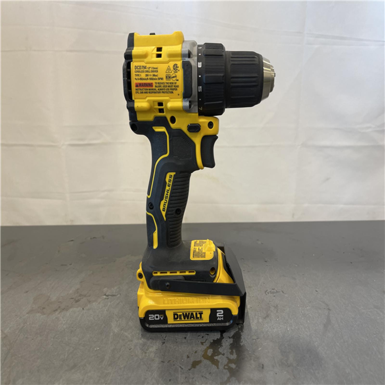 AS-IS - DEWALT ATOMIC 20V Max Lithium-Ion Brushless Cordless Compact 1/4 in. Impact Driver Kit