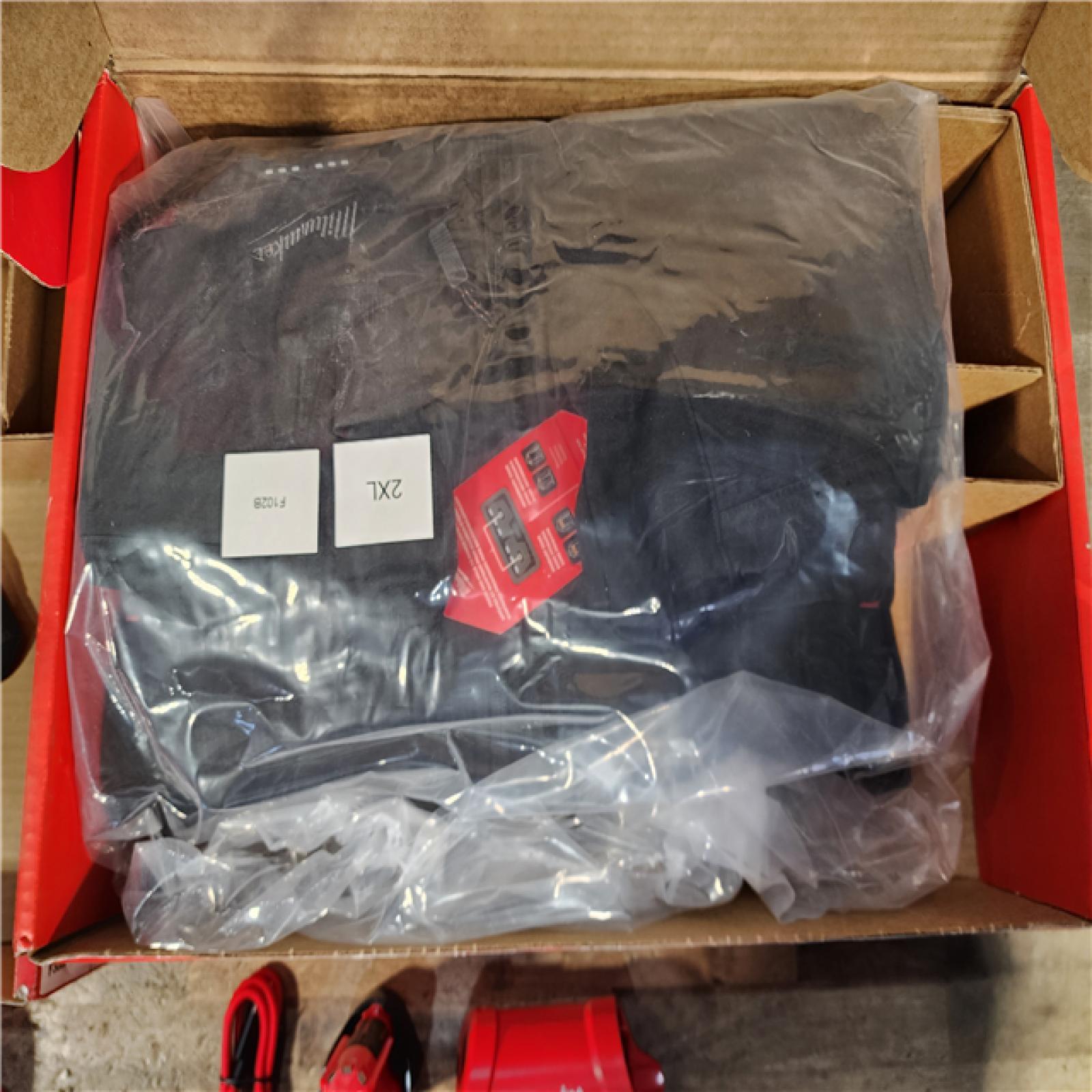 HOUSTON LOCATION - AS-IS MILWAUKEE 2 HEATED CLOTHING COMBO KIT