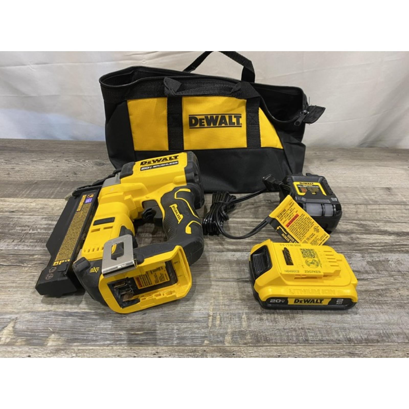 AS-IS DEWALT ATOMIC 20V MAX Lithium Ion Cordless 23 Gauge Pin Nailer Kit