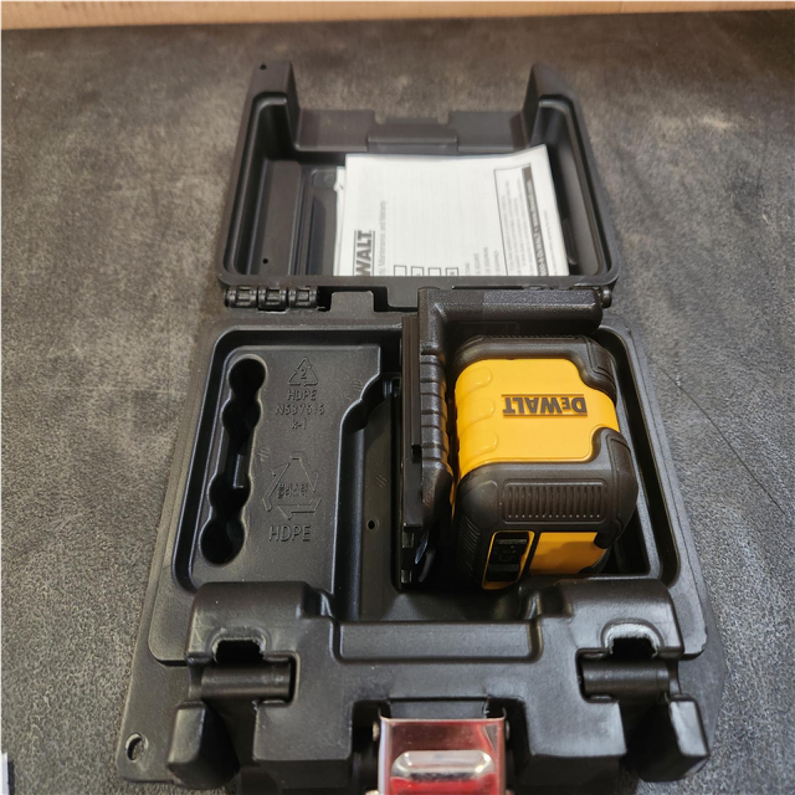 Phoenix NEW DEWALT 55 ft. Green Self-Leveling Cross Line Laser Level with (2) AA Batteries & Case (Powers On)