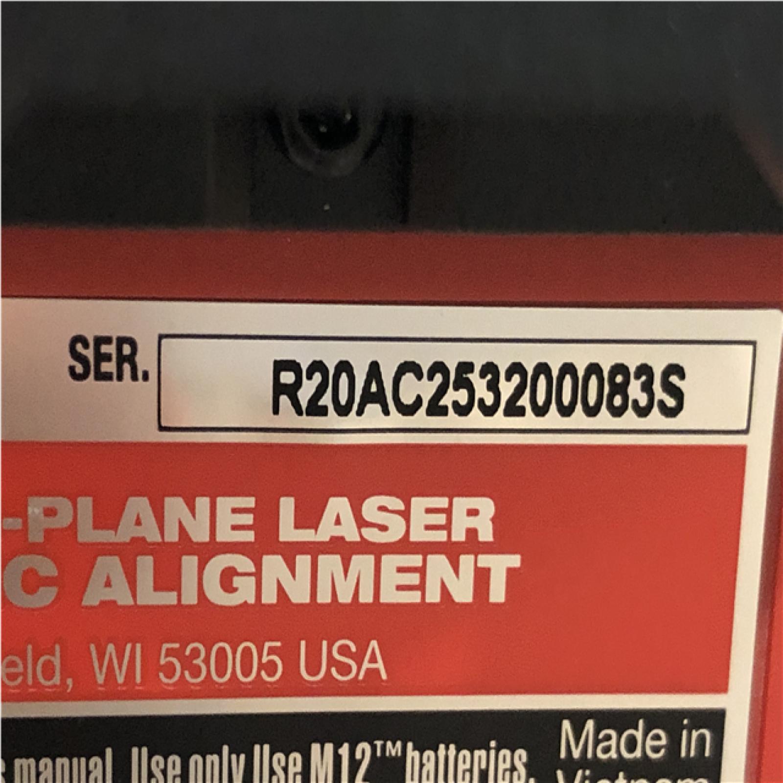 NEW - Milwaukee 12-Volt Lithium-ion Cordless 125 ft. Green 360° 3-Plane Laser Level with Automatic Alignment & Receiver