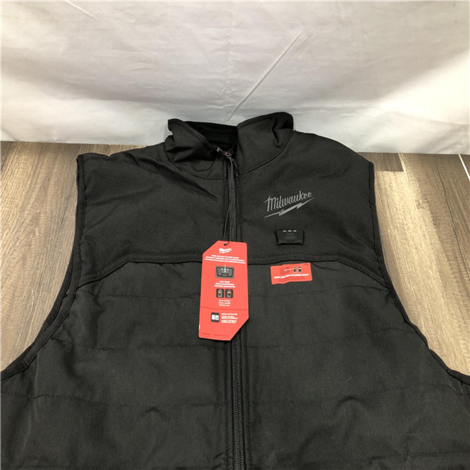 AS-IS Milwaukee Men's Medium 12V Lithium-Ion Cordless AXIS Black Heated Vest Kit