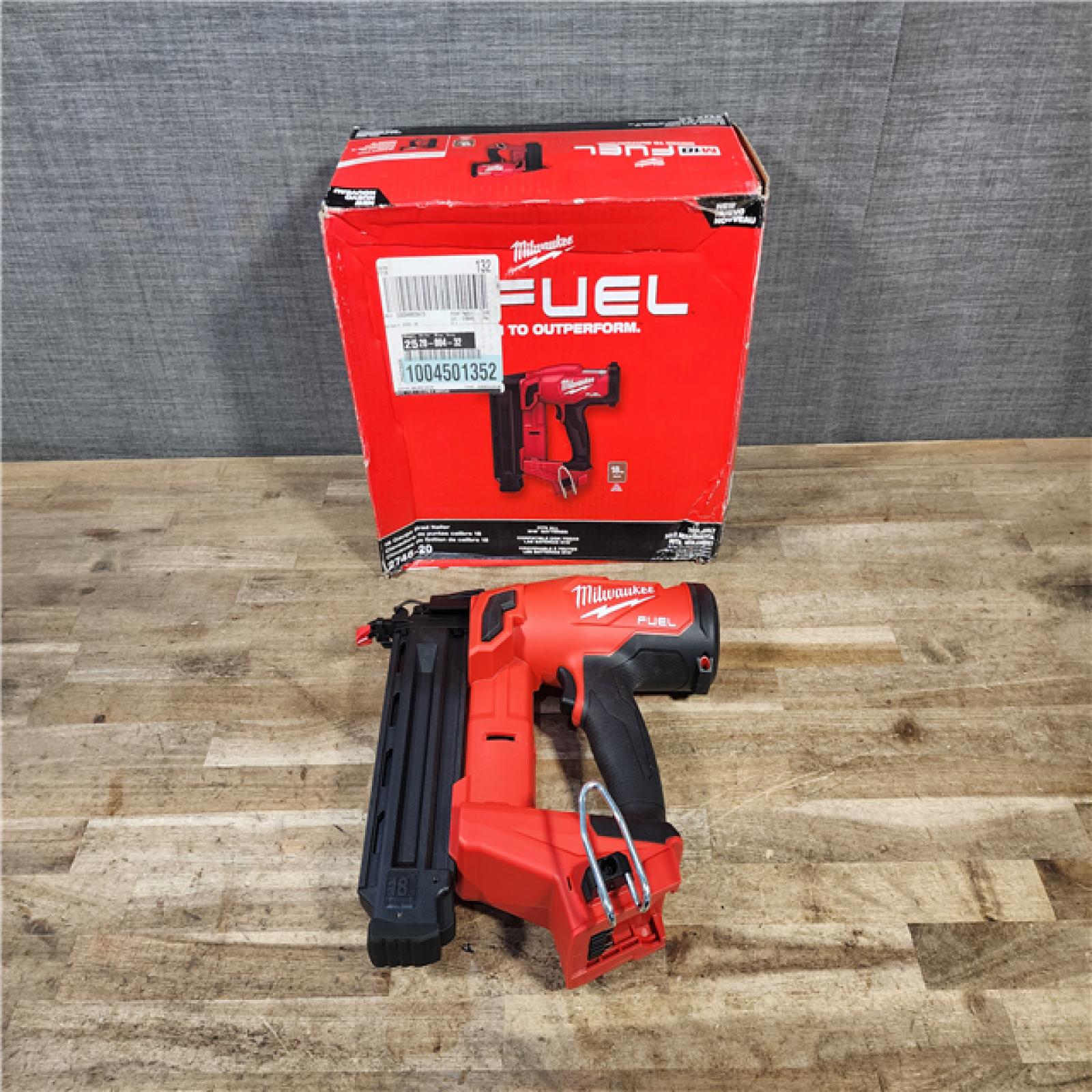 HOUSTON LOCATION - AS-IS M18 FUEL 18-Volt Lithium-Ion Brushless Cordless Gen II 18-Gauge Brad Nailer (Tool-Only)