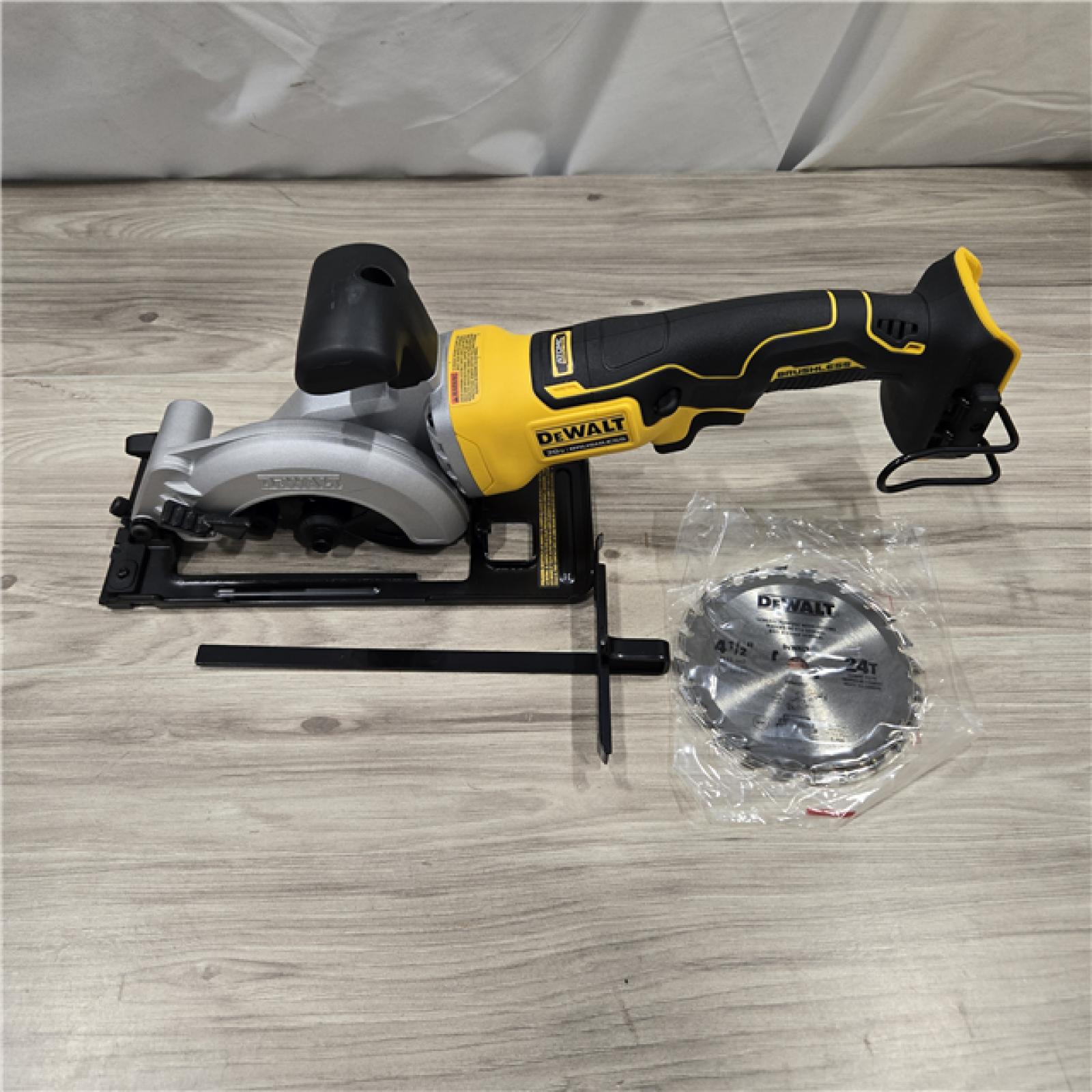 LIKE NEW! - DEWALT ATOMIC 20V MAX Cordless Circular Saw (Tool Only)