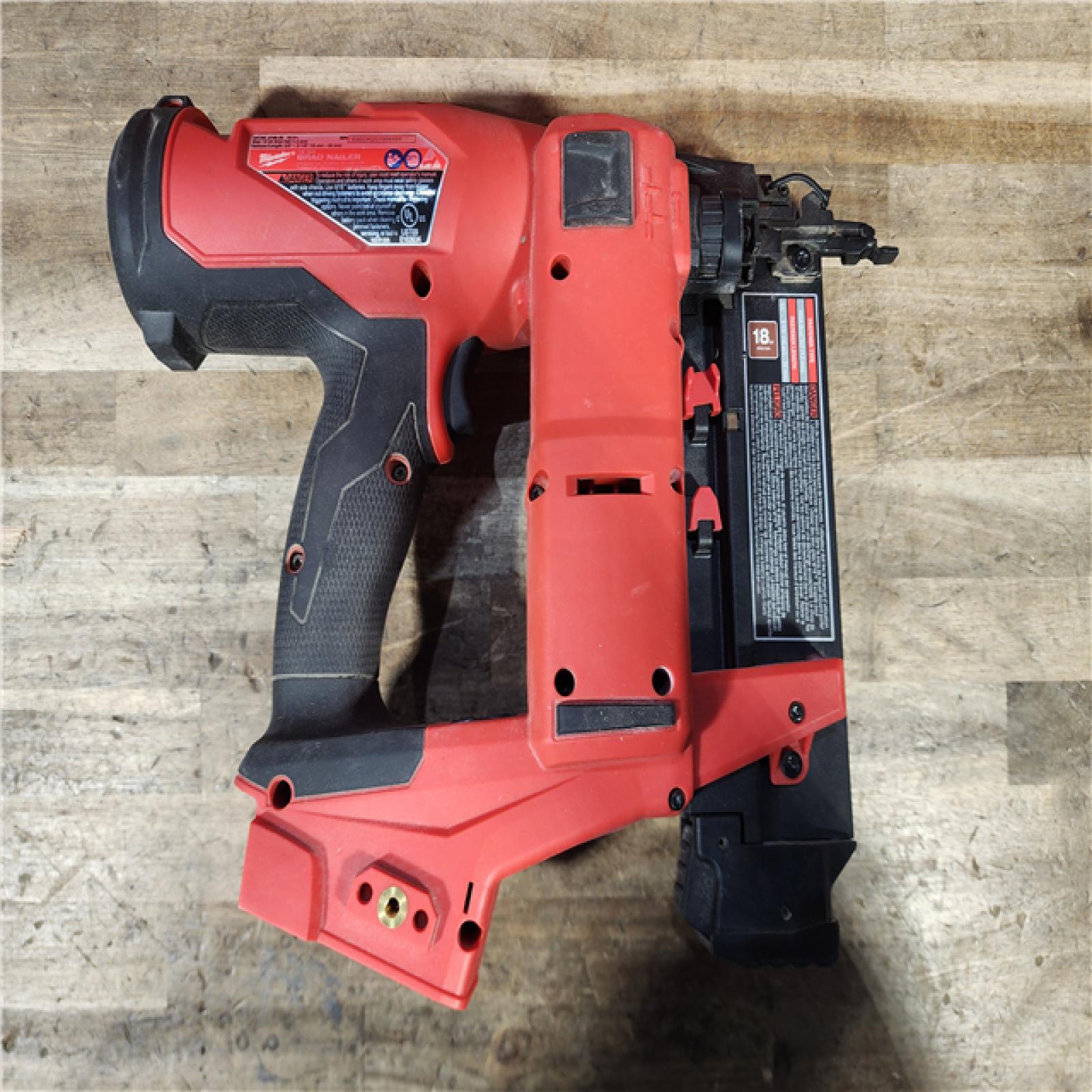 HOUSTON LOCATION - AS-IS Milwaukee FUEL 18-Volt Lithium-Ion Brushless Cordless Gen II 18-Gauge Brad Nailer (Tool-Only)