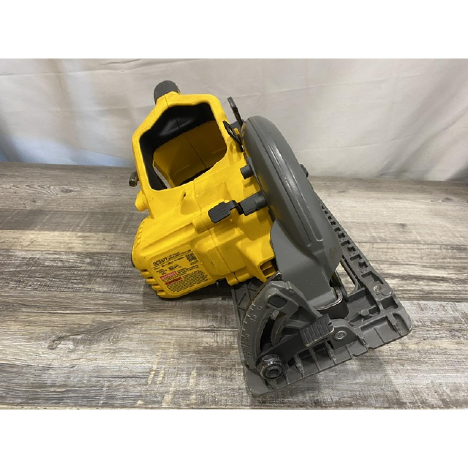 AS-IS DEWALT FLEXVOLT 60V MAX Cordless Brushless 7-1/4 in. Wormdrive Style Circular Saw (Tool Only)