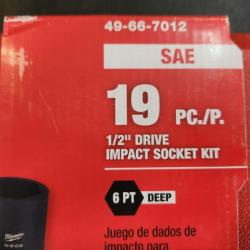 Phoenix NEW Milwaukee SHOCKWAVE 1/2 in. Drive SAE 6 Point Impact Socket Set (19-Piece) (SEALED)