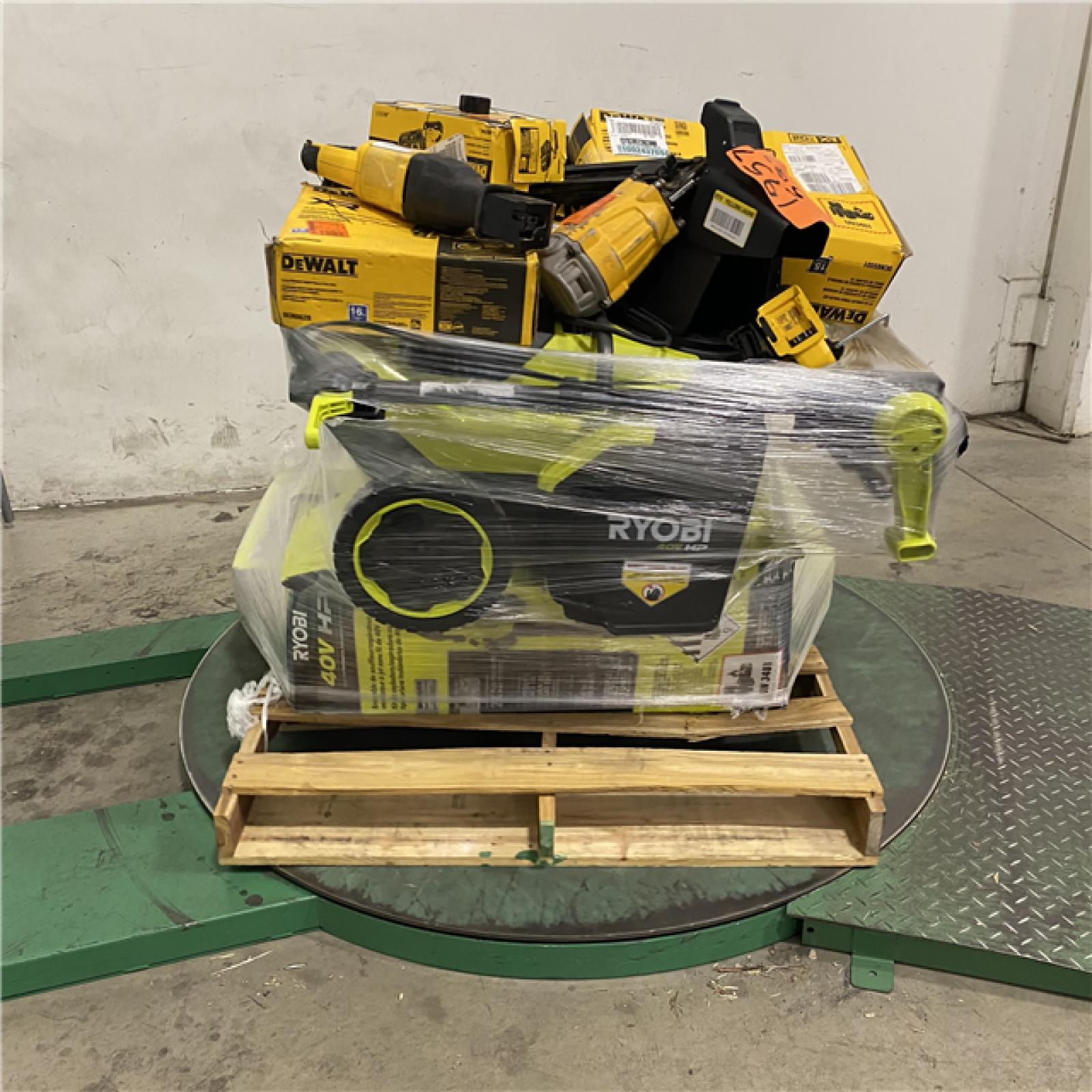 Dallas Location - As-Is Tool Pallet