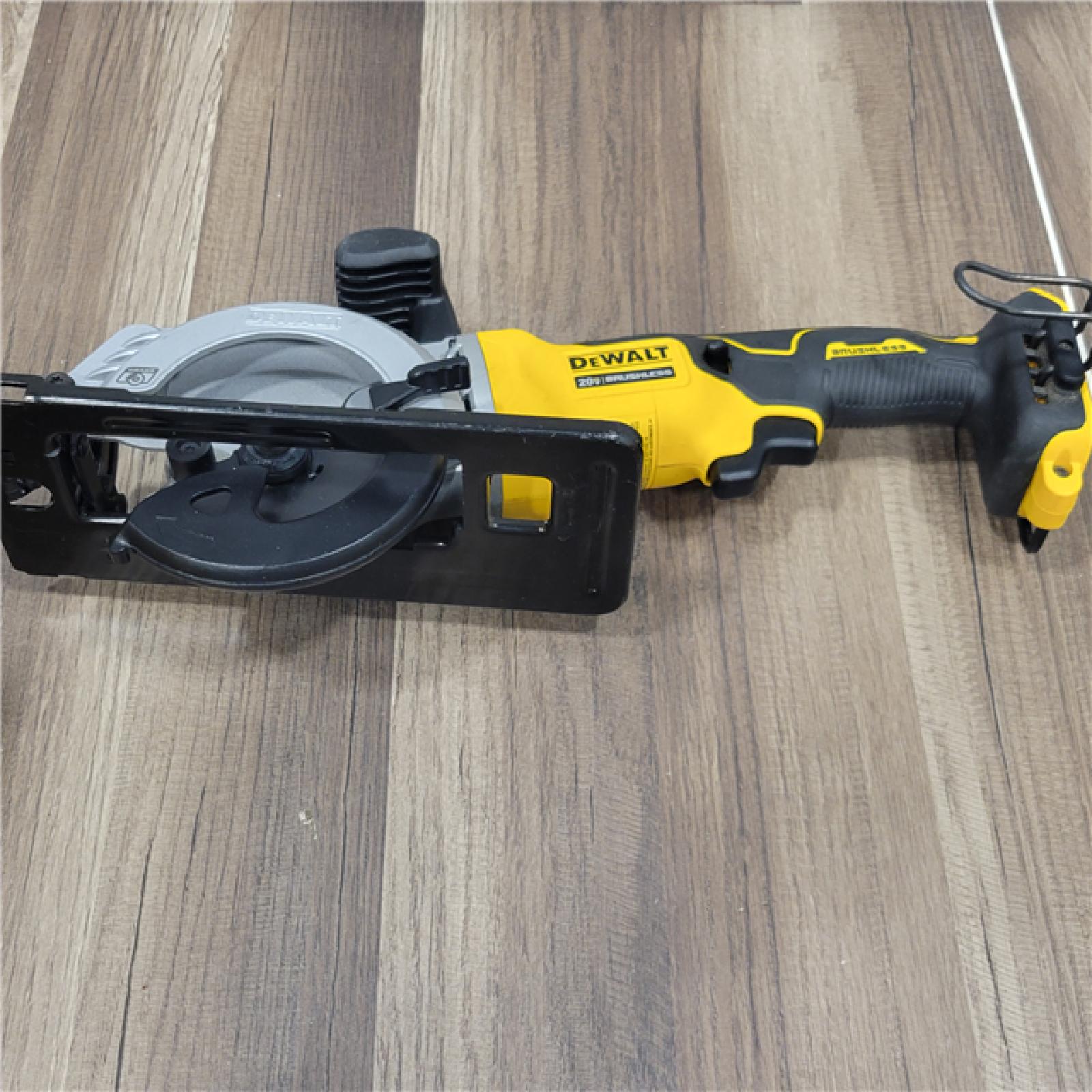 AS-IS DEWALT ATOMIC 20V MAX Cordless Brushless 4-1/2 in. Circular Saw (Tool Only)