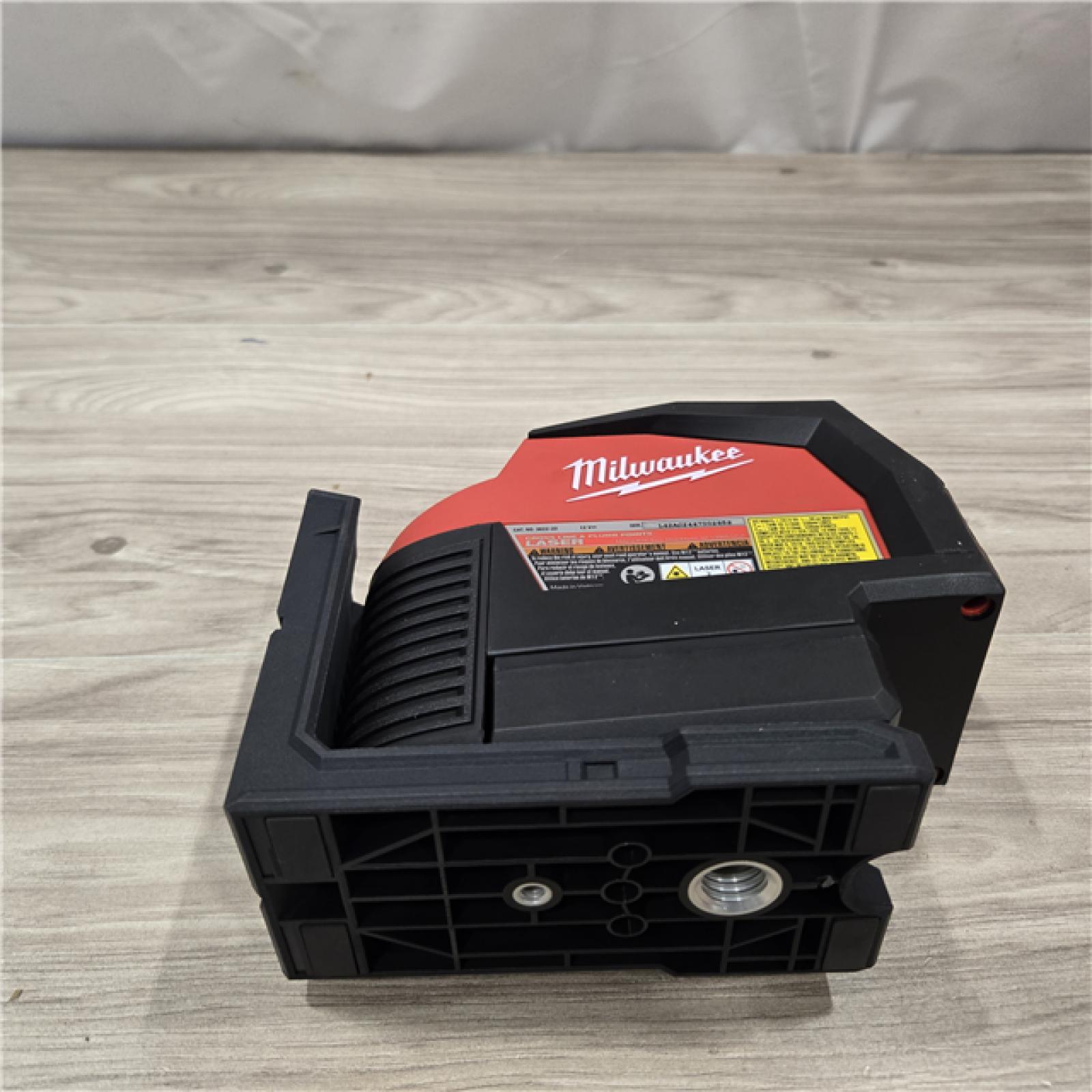 AS-IS Milwaukee M12 12V Cordless Green 125 Ft. Laser Level Kit